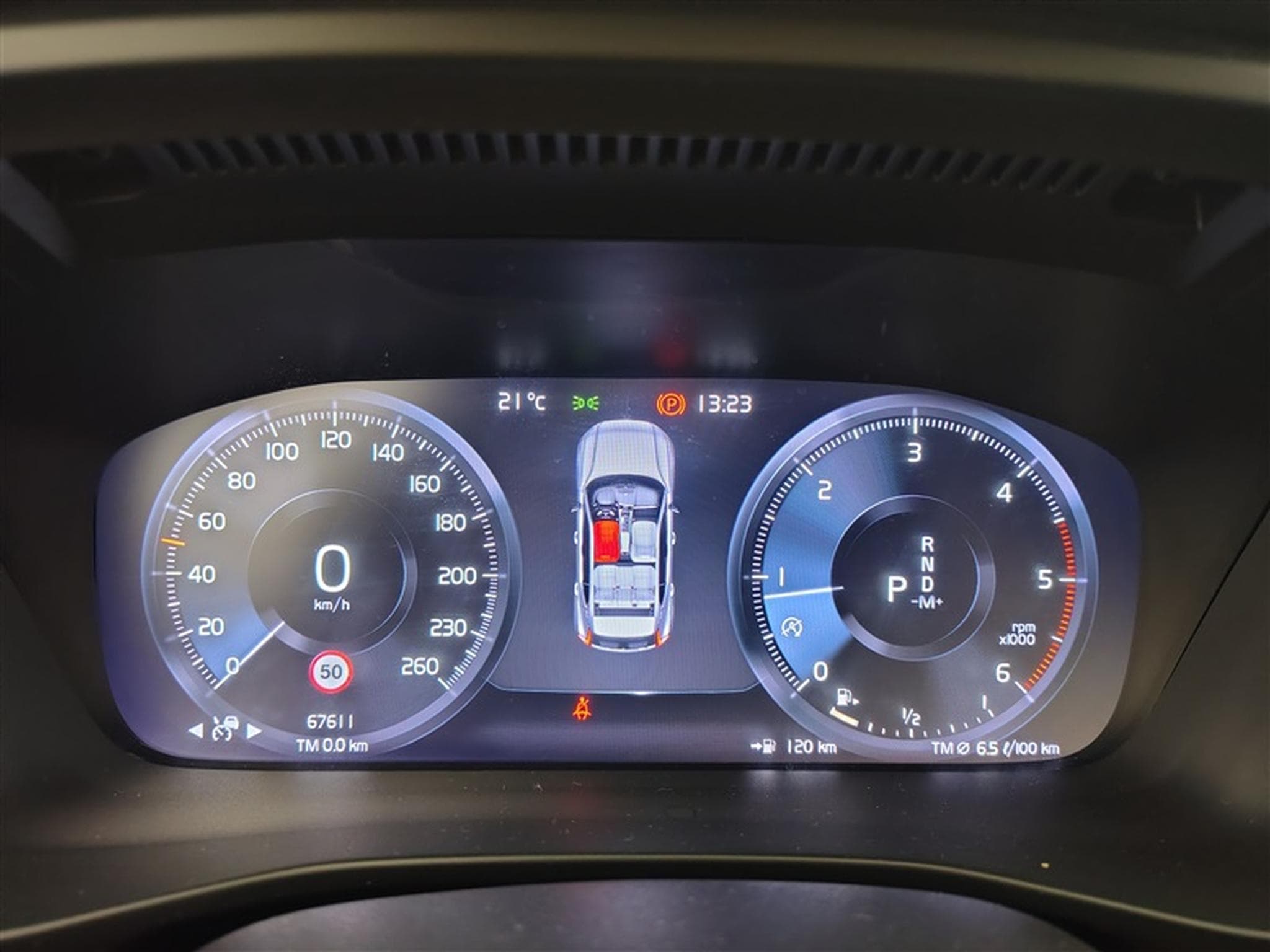 Volvo XC40 2.0 D3 Momentum Pro Geartronic Navi / Led (2021) - Photo 10
