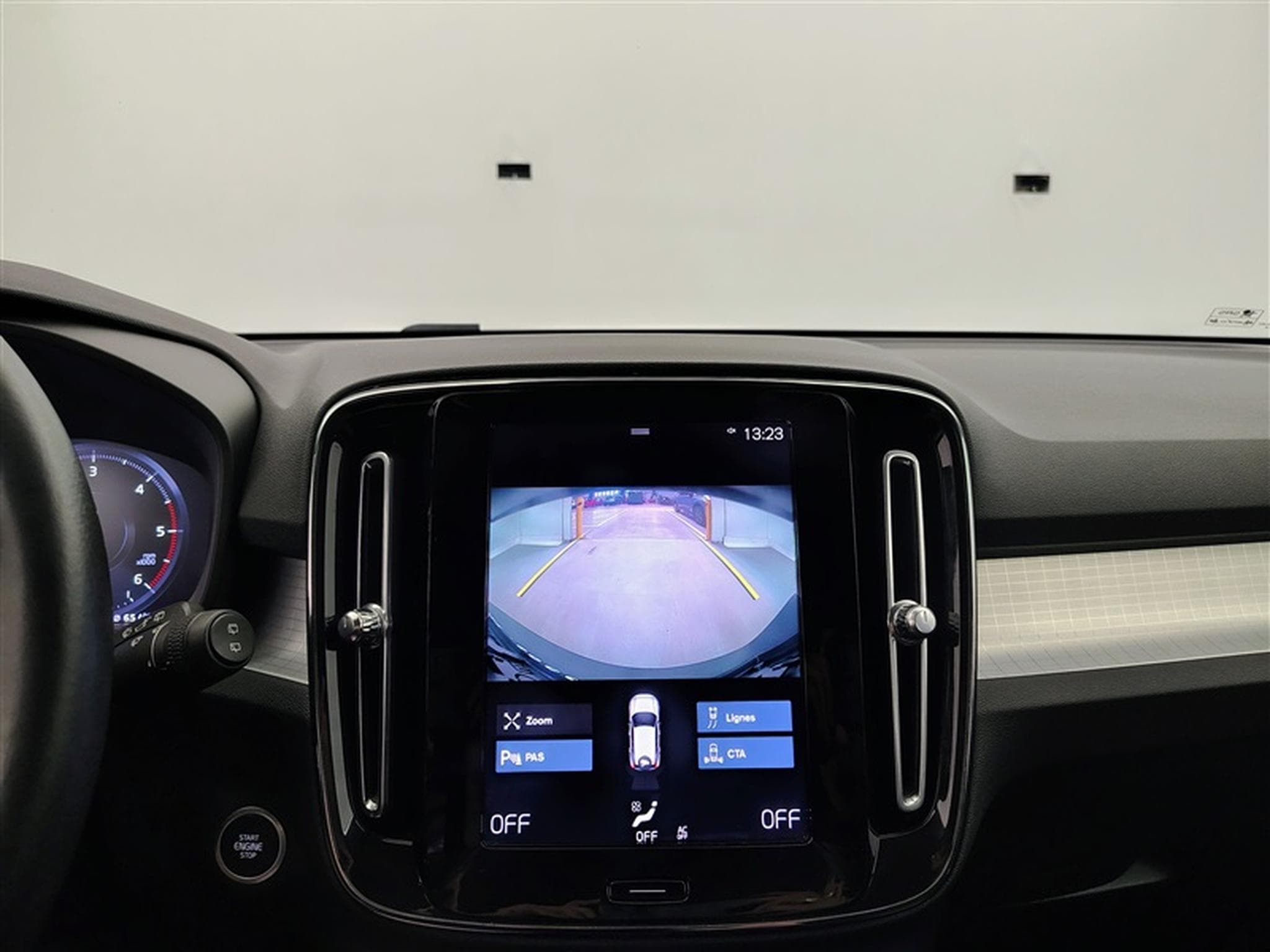 Volvo XC40 2.0 D3 Momentum Pro Geartronic Navi / Led (2021) - Photo 18