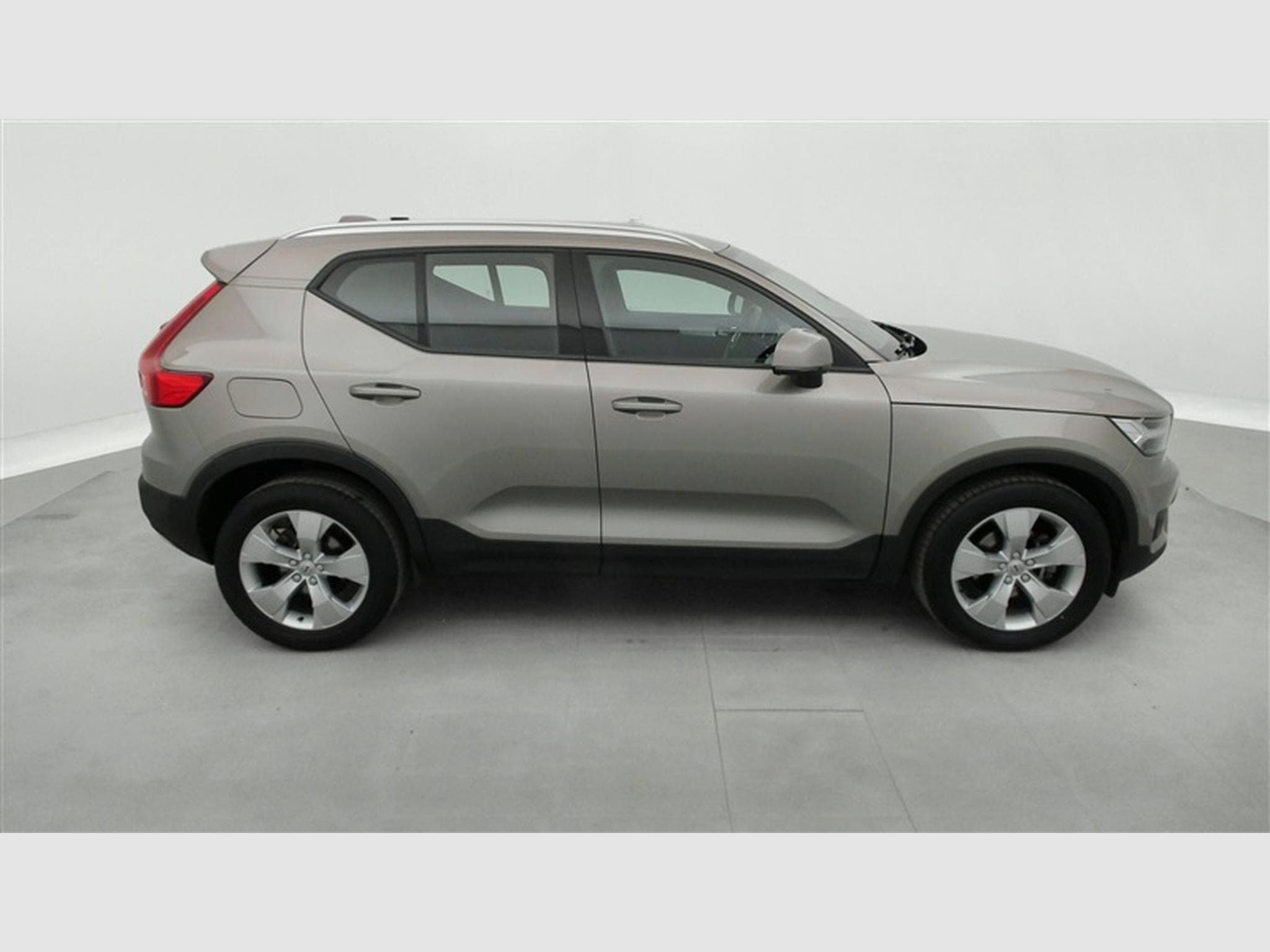 Volvo XC40 2.0 D3 Momentum Pro Geartronic Navi / Led (2021) - Photo 25