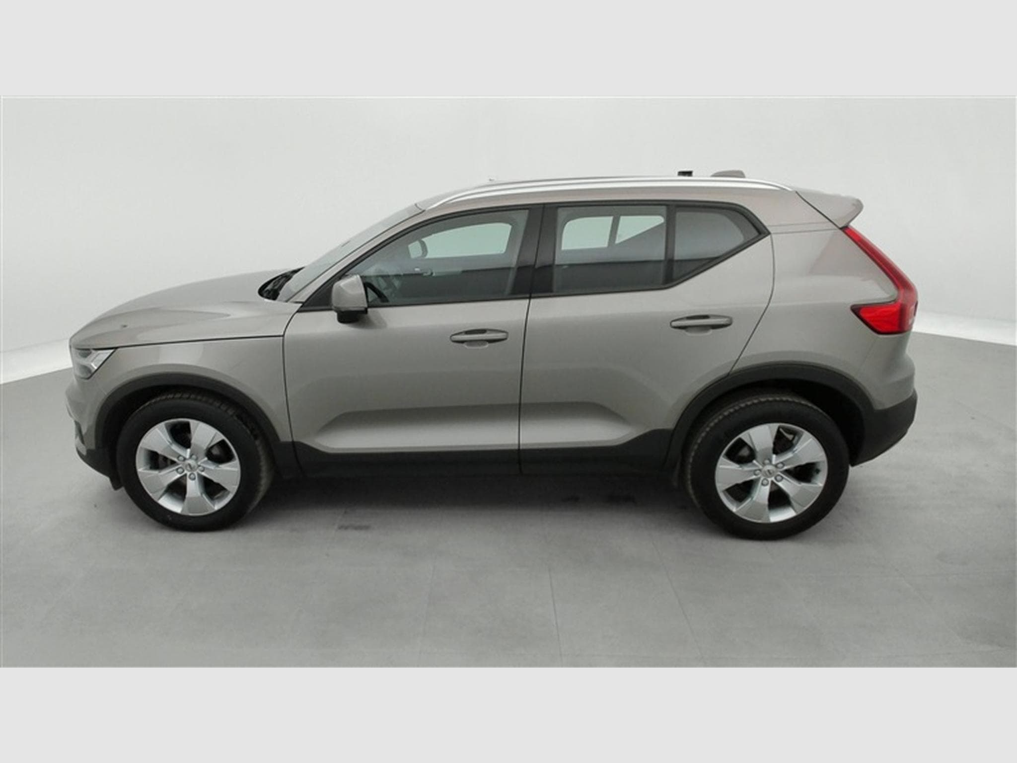 Volvo XC40 2.0 D3 Momentum Pro Geartronic Navi / Led (2021) - Photo 3