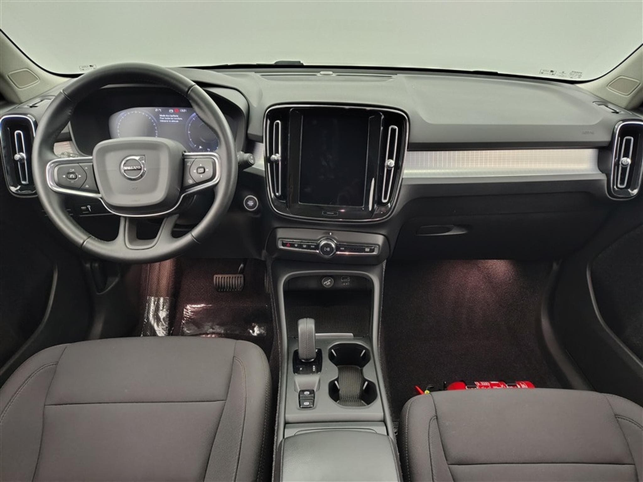 Volvo XC40 2.0 D3 Momentum Pro Geartronic Navi / Led (2021) - Photo 8