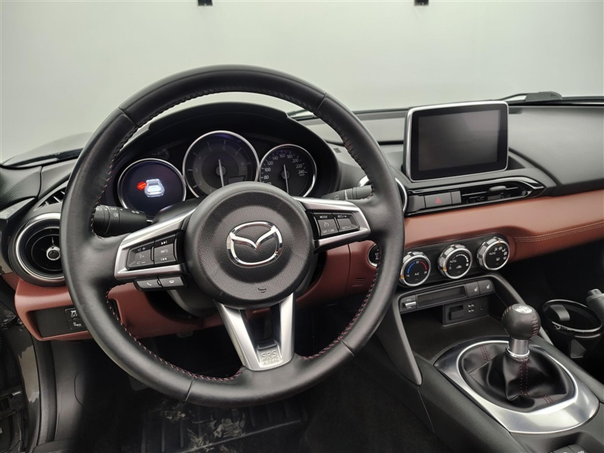 Mazda MX-5 RF 1.5i Skyactiv-G Skydrive (2018) - Photo 9
