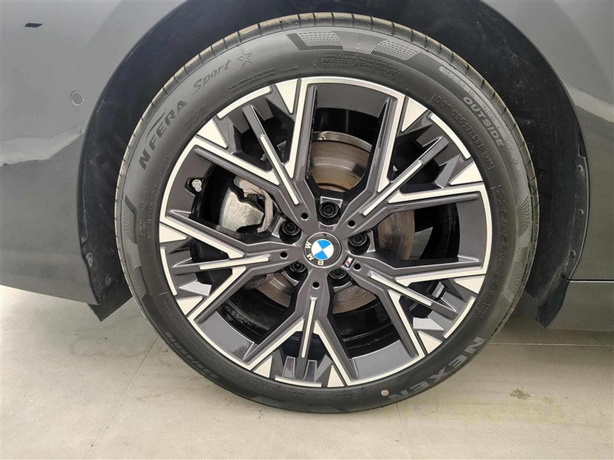 BMW 120 120iA Pack M NAVI / FULL LED / CAMERA / JA 18" (2025) - Photo 6
