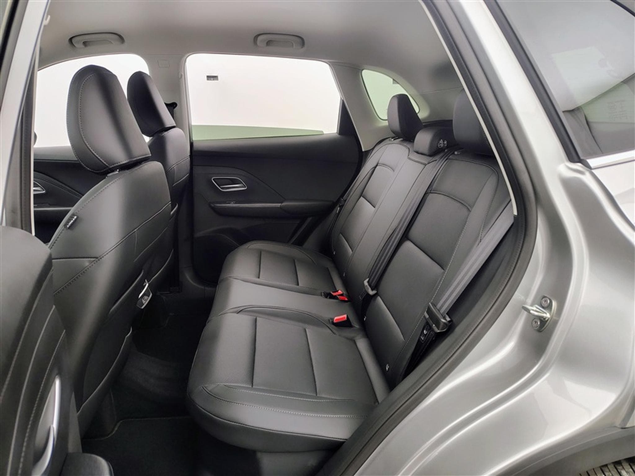 MG ZS 1.5 Hybrid+ Luxury NAVI / CAMERA / CARPLAY / ALU (2026) - Photo 13