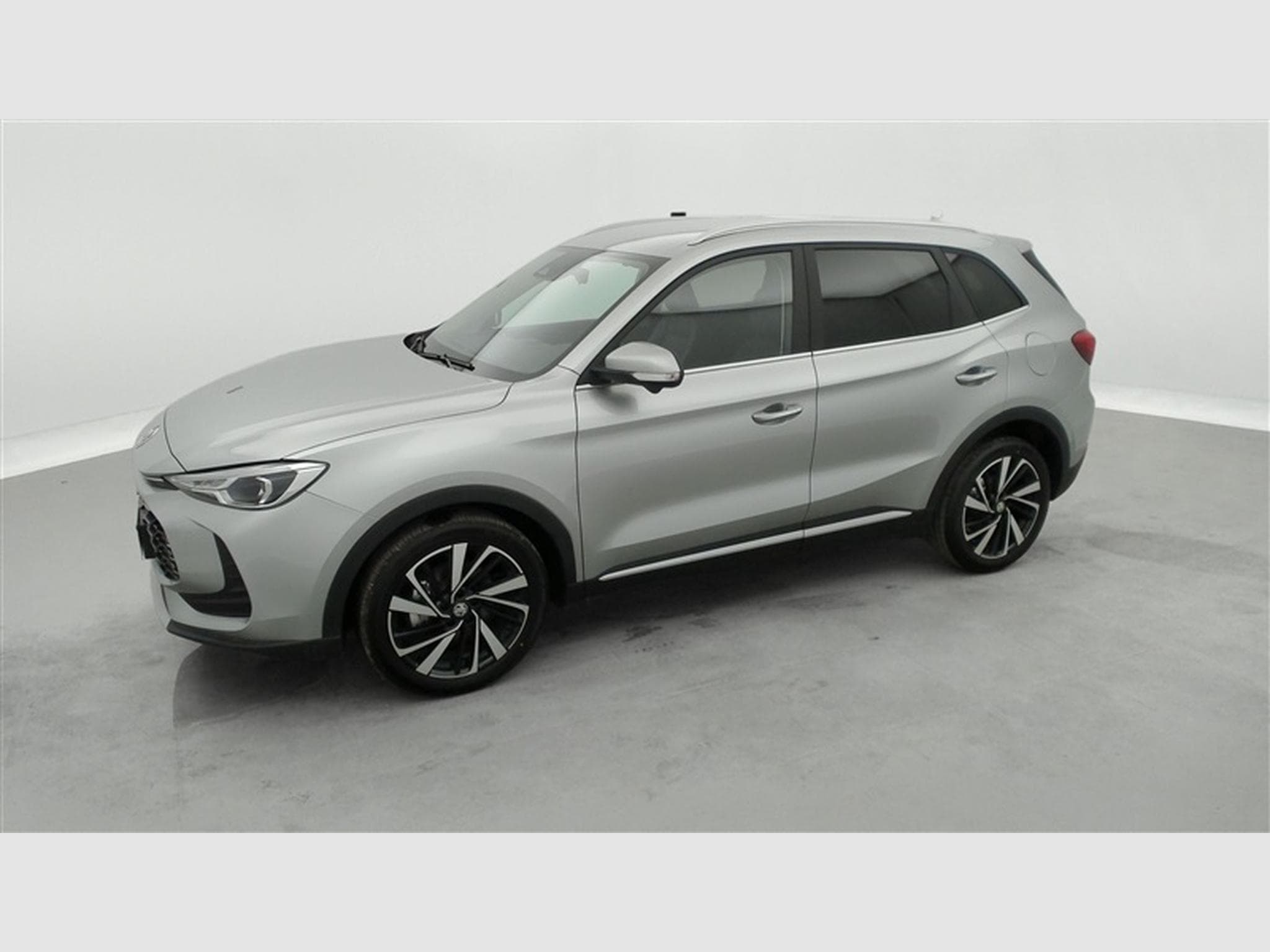 MG ZS 1.5 Hybrid+ Luxury NAVI / CAMERA / CARPLAY / ALU (2026) - Photo 21