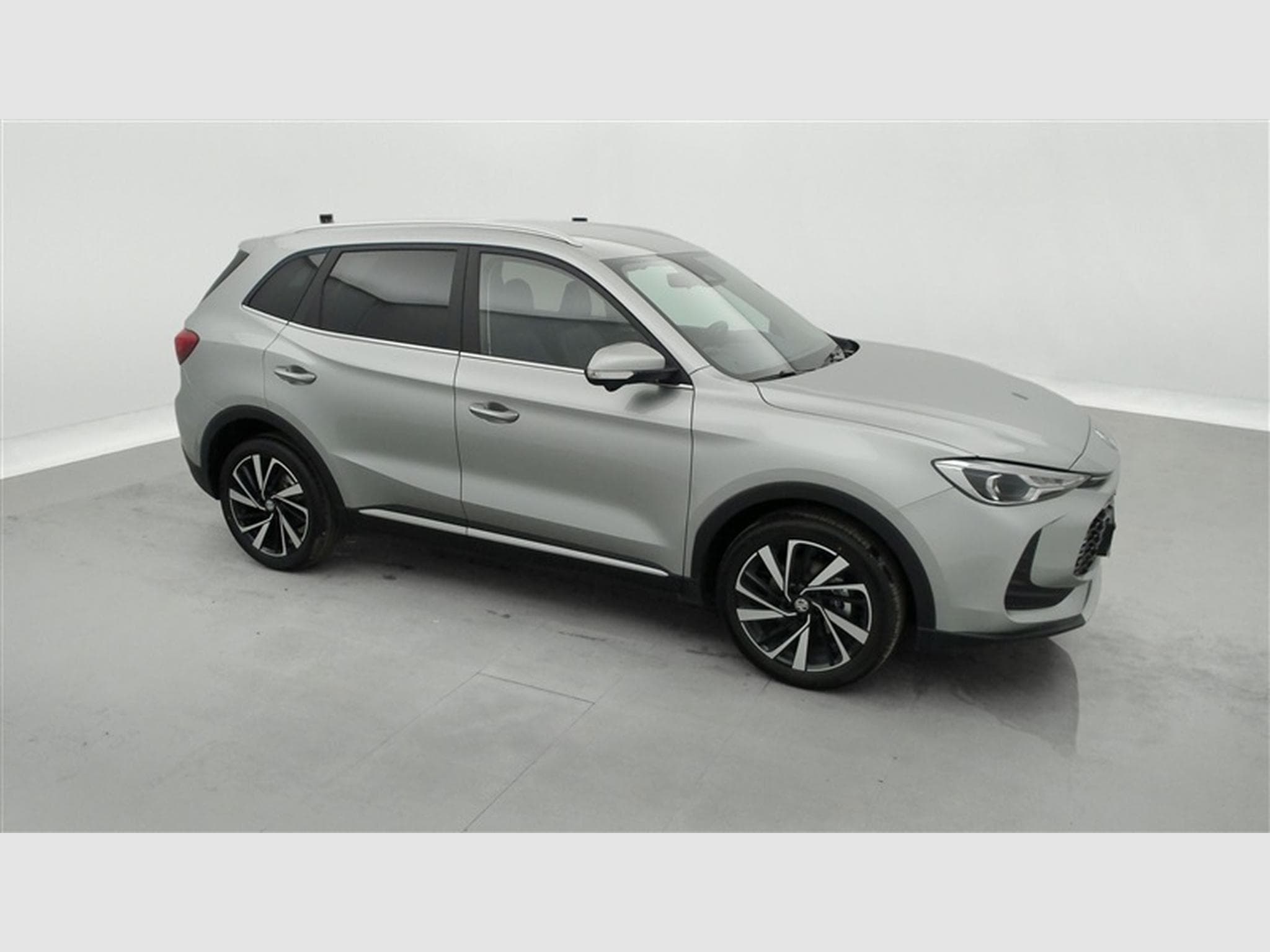 MG ZS 1.5 Hybrid+ Luxury NAVI / CAMERA / CARPLAY / ALU (2026) - Photo 23