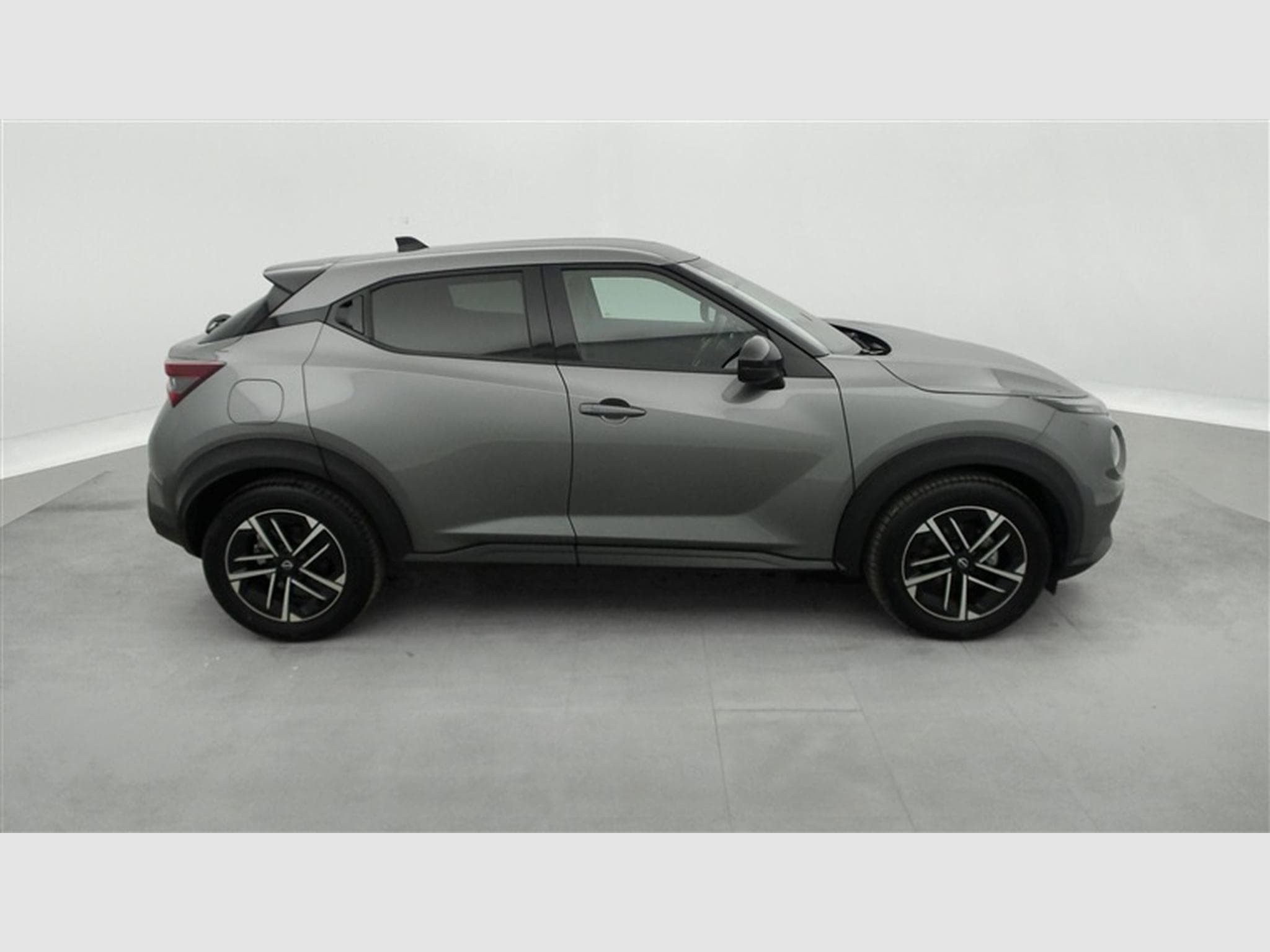 Nissan Juke 1.0 DIG-T 114cv N-Connecta NAVI / FULL LED / CAMERA / JA 17" (2025) - Photo 23