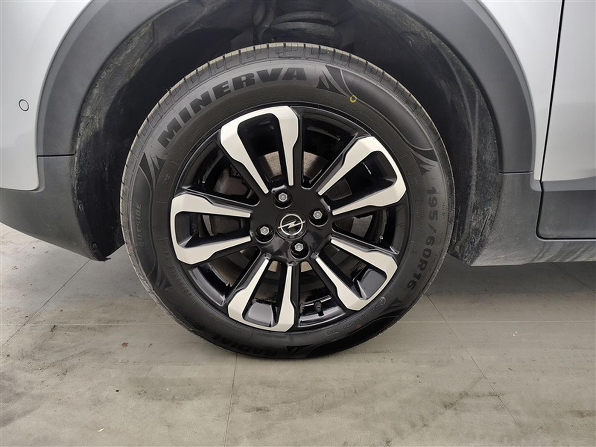 Opel Crossland 1.2 Turbo Ultimate NAVI / FULL LED / PDC AV-AR (2024) - Photo 6