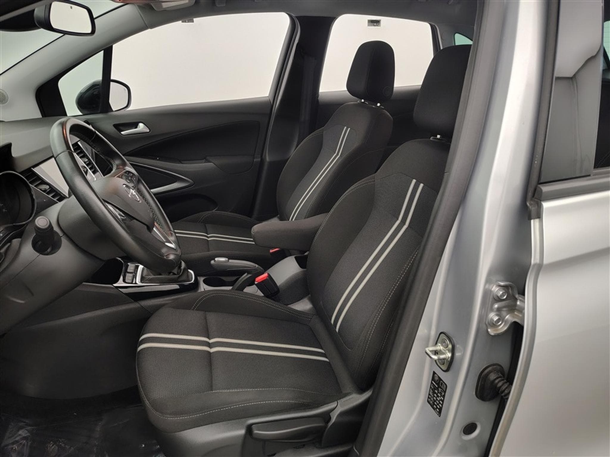 Opel Crossland 1.2 Turbo Ultimate NAVI / FULL LED / PDC AV-AR (2024) - Photo 7