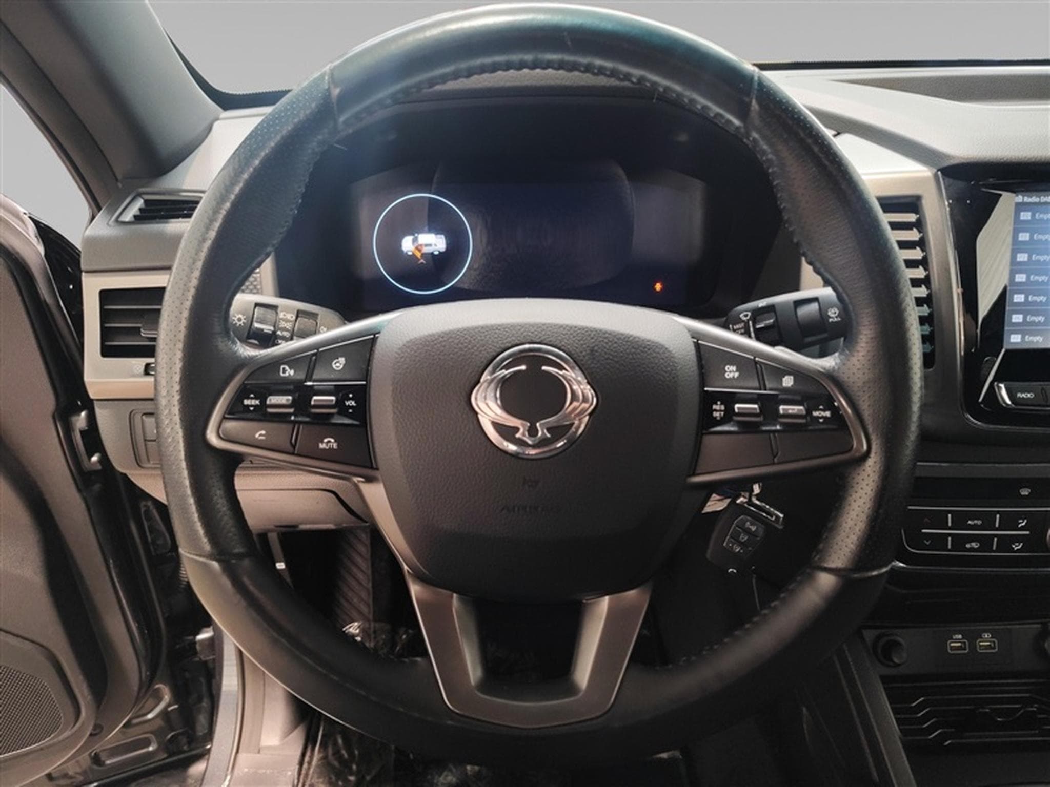 KGM Musso 2.2 TD 203cv 4x4 PickUp CARPLAY / CAMERA / ATTACHE REMORQUE (2023) - Photo 9