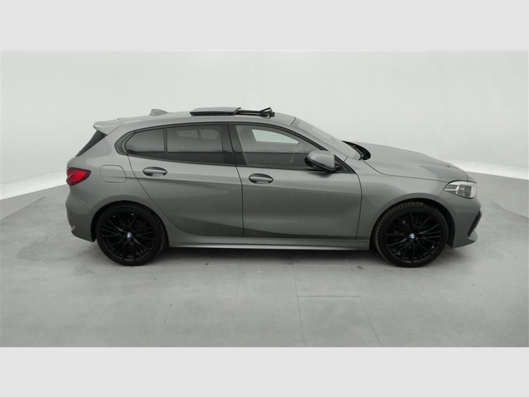 BMW 118 118iA Pack M NAVI / CARPLAY / CAMERA / TO PANO (2024) - Photo 25