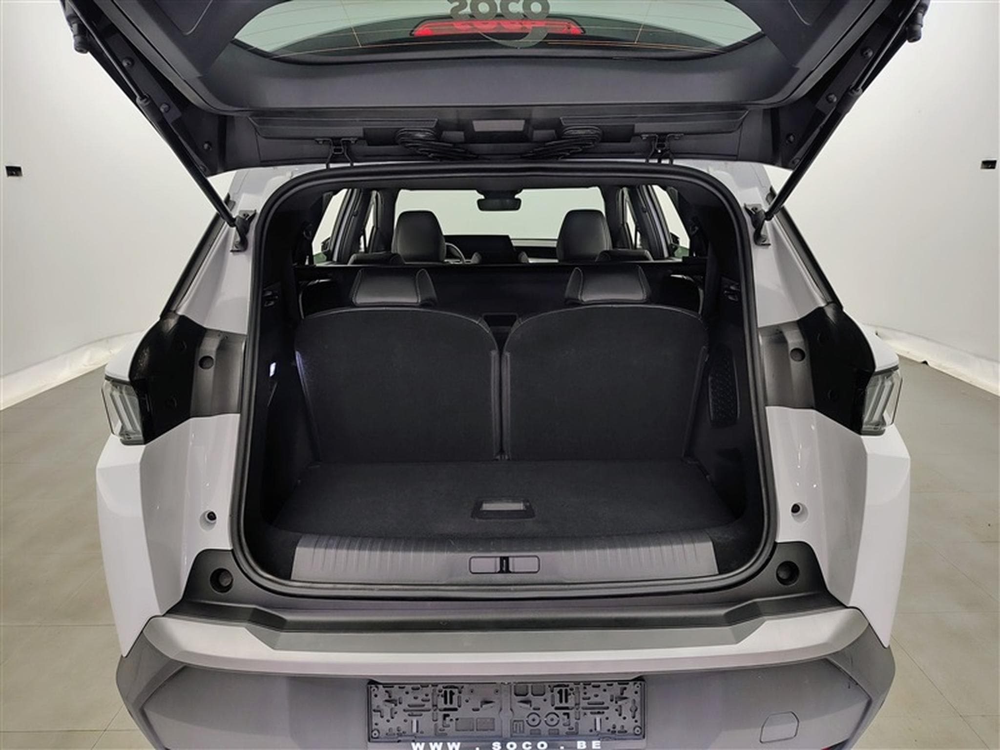Peugeot 5008 1.2 HYBRID 145cv e-DSC6 Allure 7PL / NAVI / CAMERA360° (2025) - Photo 14