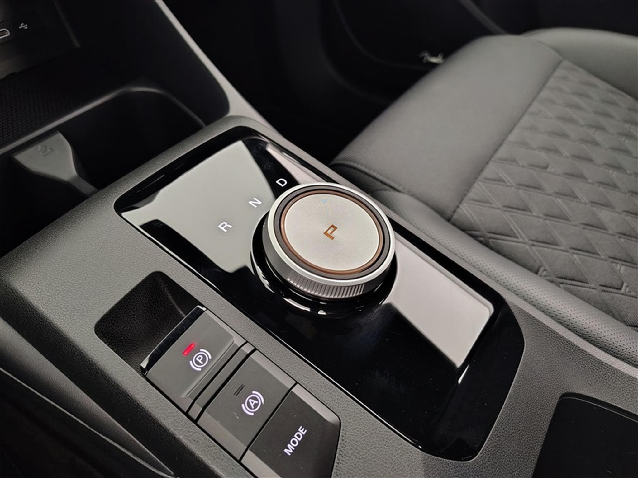 MG MG3 1.5 Hybrid BVA Luxury NAVI / FULL LED / CUIR PARTIEL / CAM (2024) - Photo 7