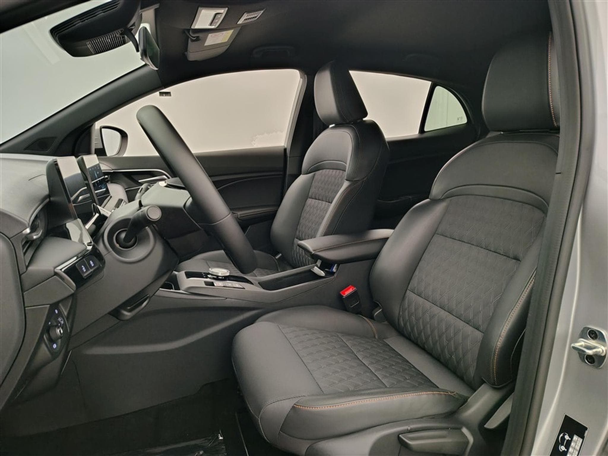 MG MG3 1.5 Hybrid BVA Luxury NAVI / FULL LED / CUIR PARTIEL / CAM (2024) - Photo 2