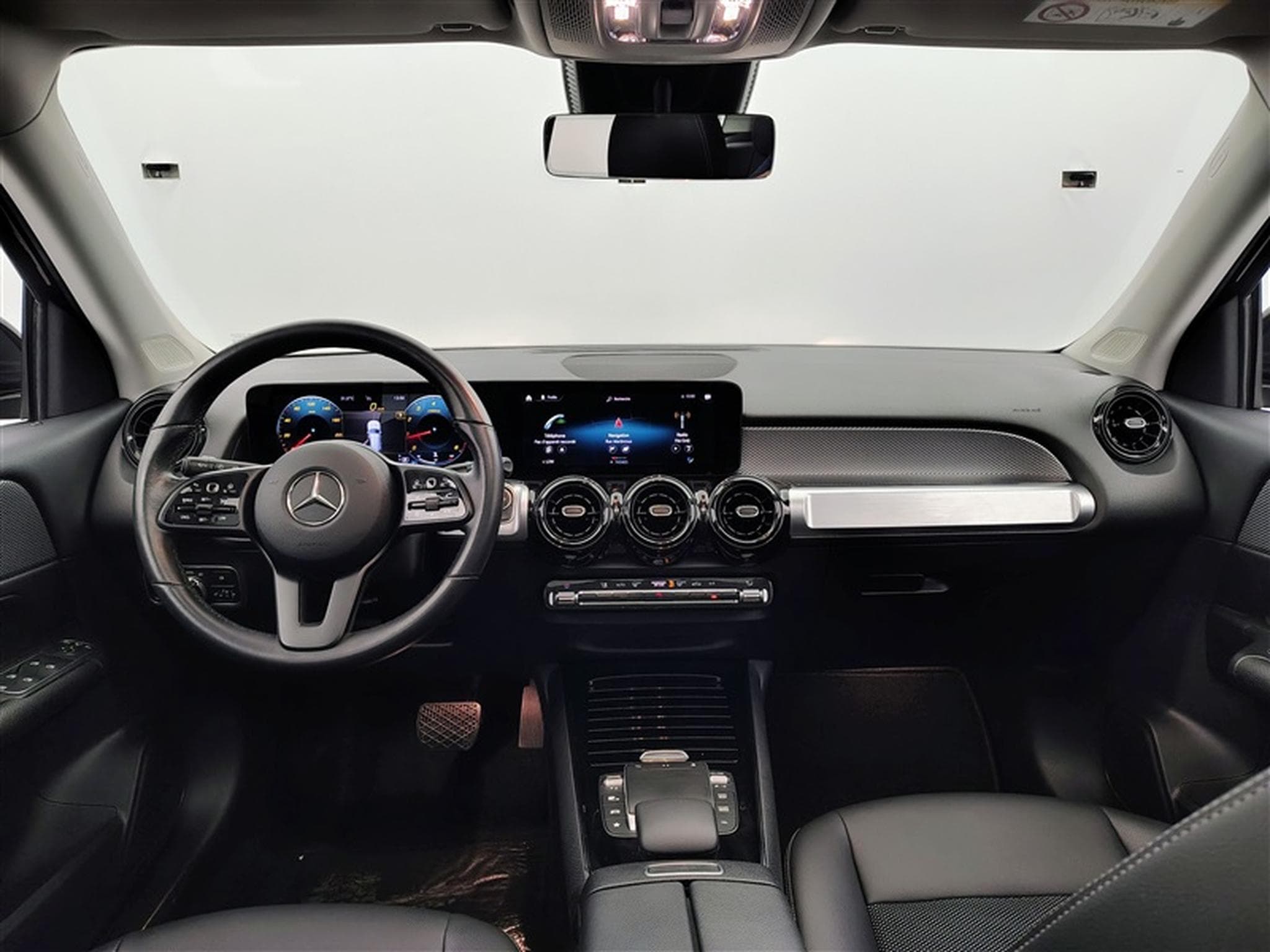 Mercedes GLB 180 GLB180 Business Line S-CUIR/NAVI/TO PANO/JA/PDC (2022) - Photo 4