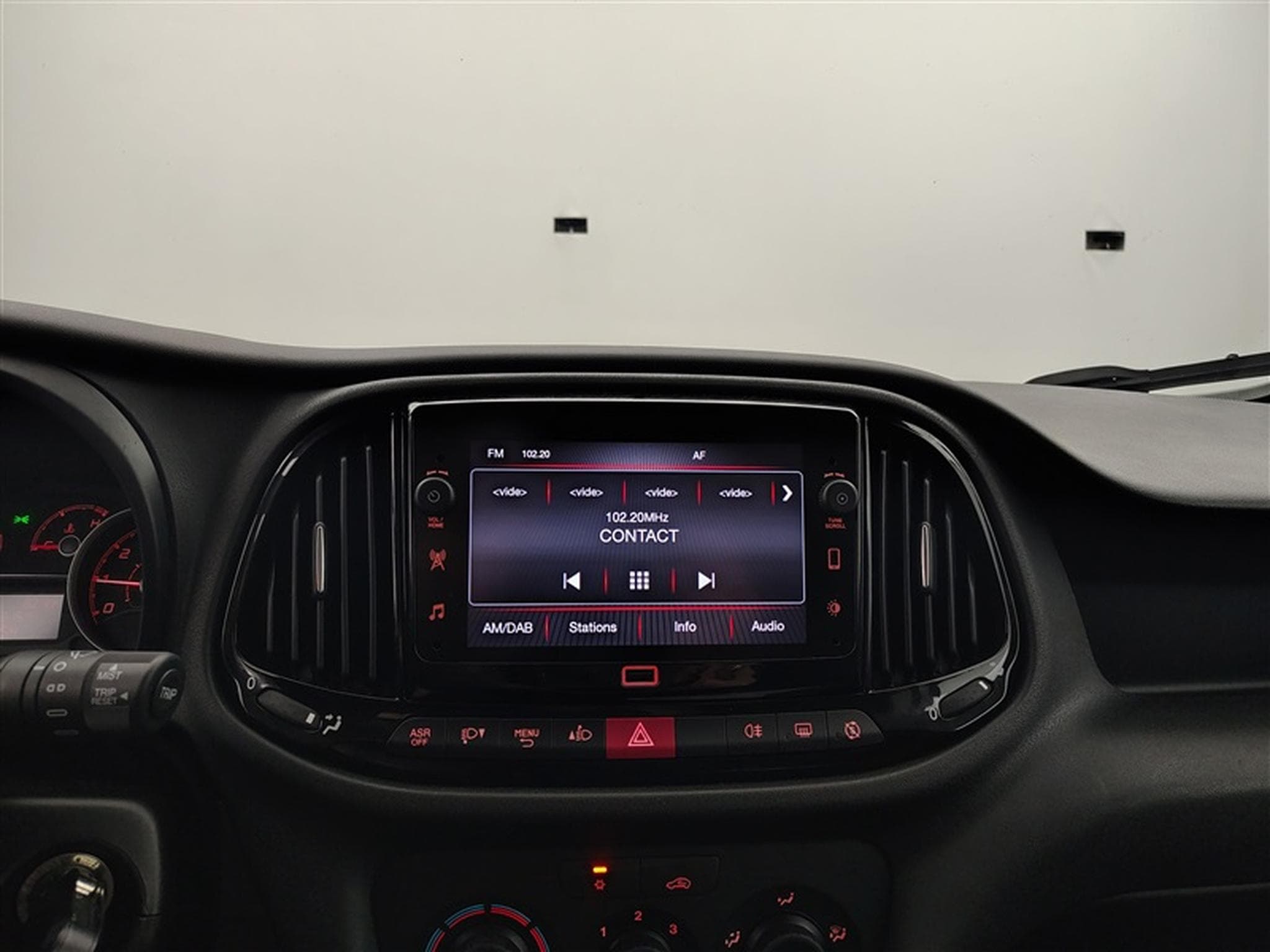 Fiat Doblo 1.6 MJET Cargo CLIM / CARPLAY (2023) - Photo 11