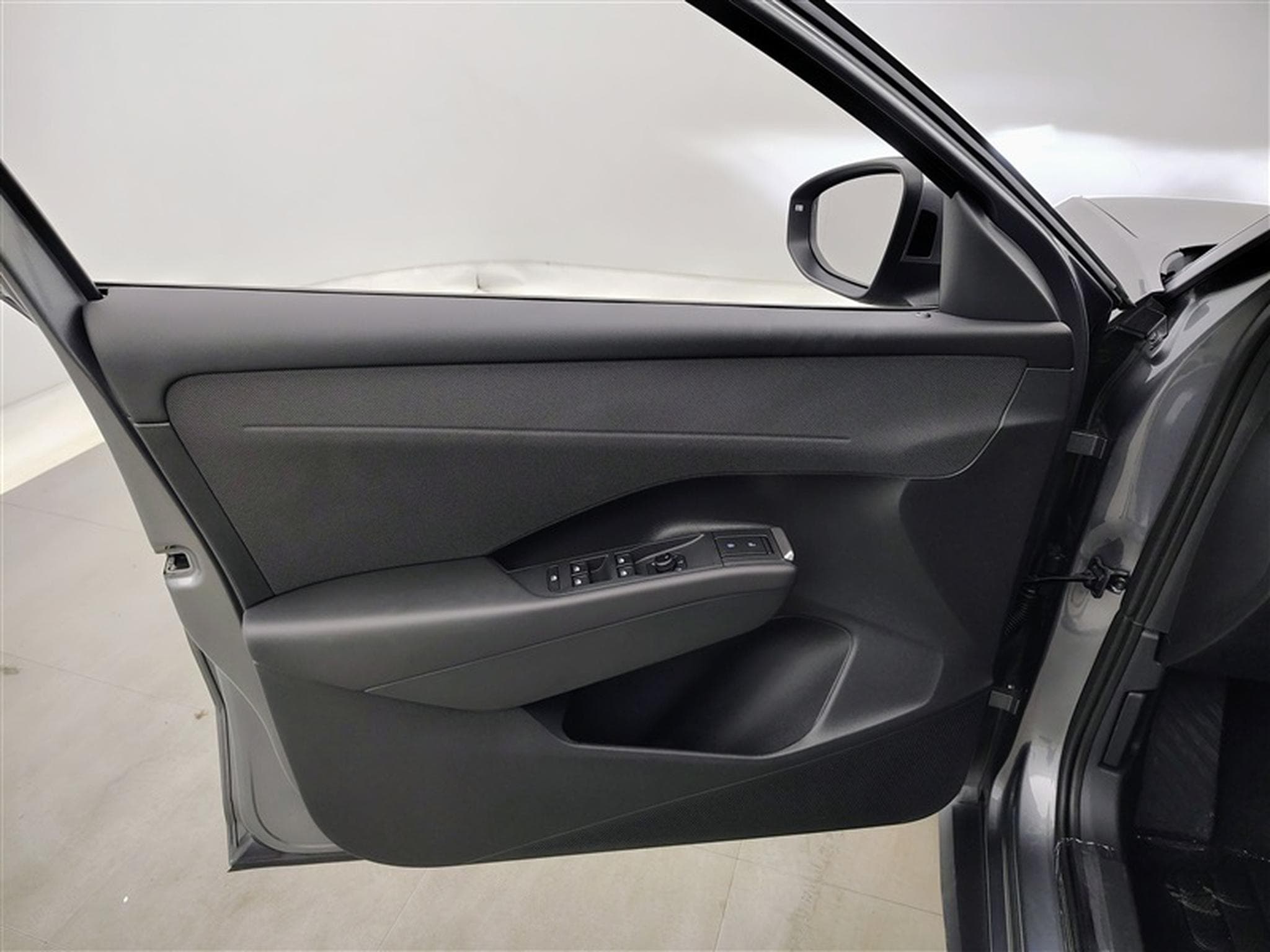 VW T-Roc 1.5 TSI 150cv DSG Life CARPLAY / FULL LED / CAMERA / JA 17" (2026) - Photo 6