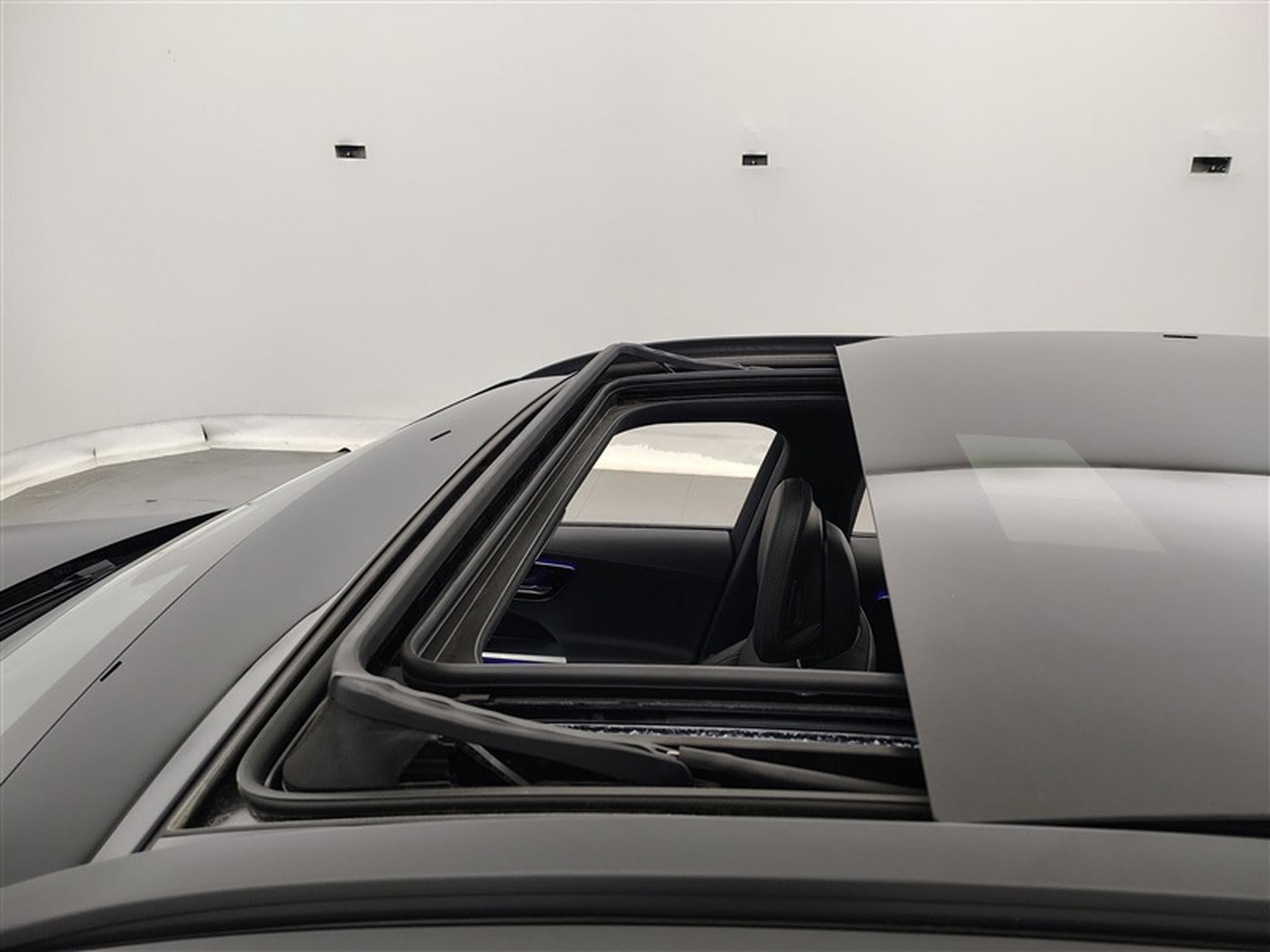 Mercedes C 200 d MHEV • STAR EDITION • AMG LINE   • PACK NIGHT (2025) - Photo 19