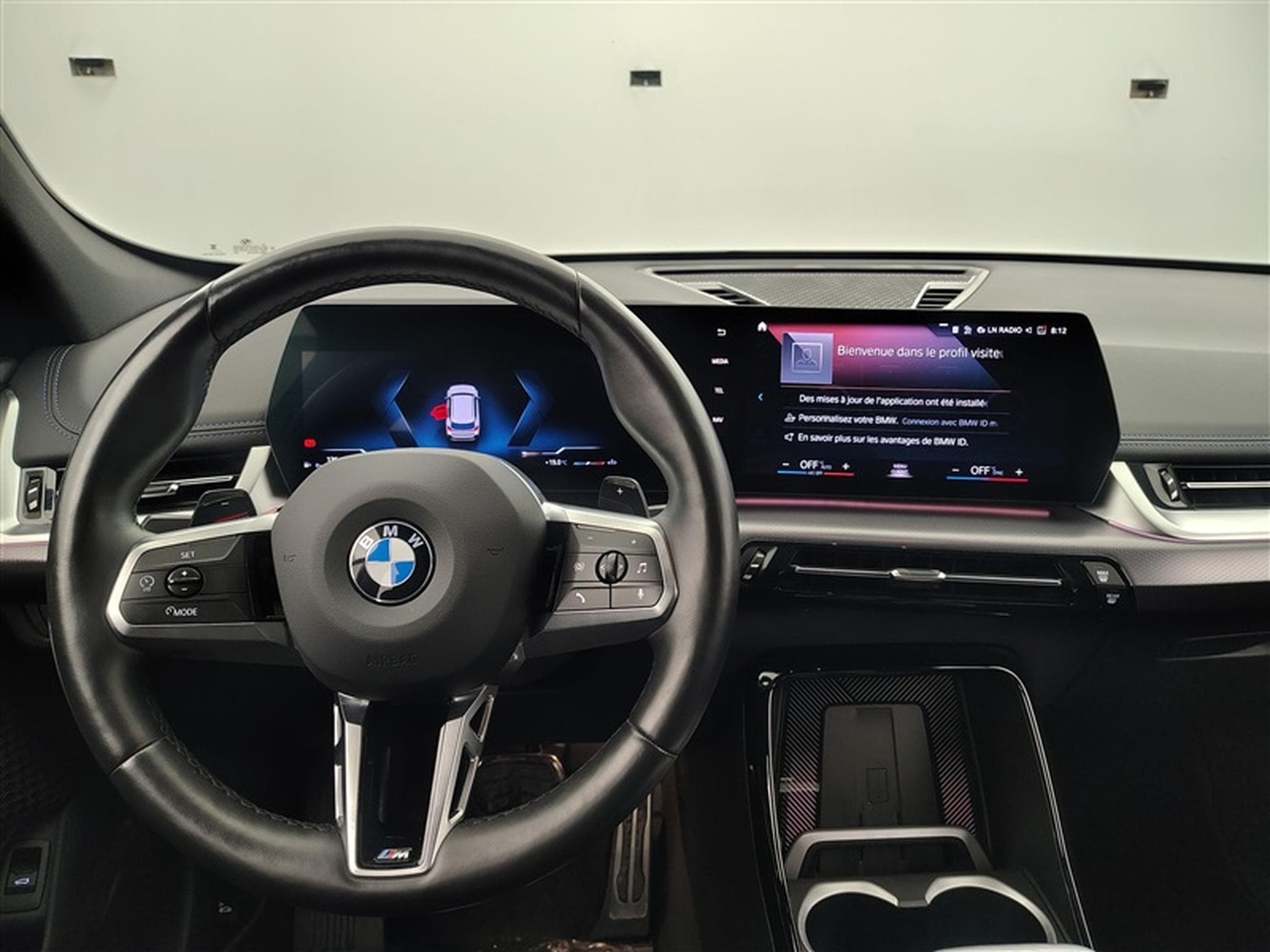BMW X1 1.5iA sDrive20 MHEV M-Pack (2023) - Photo 9