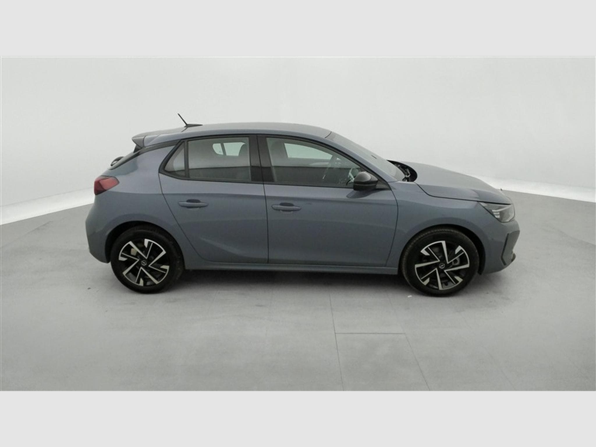 Opel Corsa 1.2 Turbo 100Cv GS CARPLAY / CAMERA / FULL LED / ALU (2025) - Photo 23