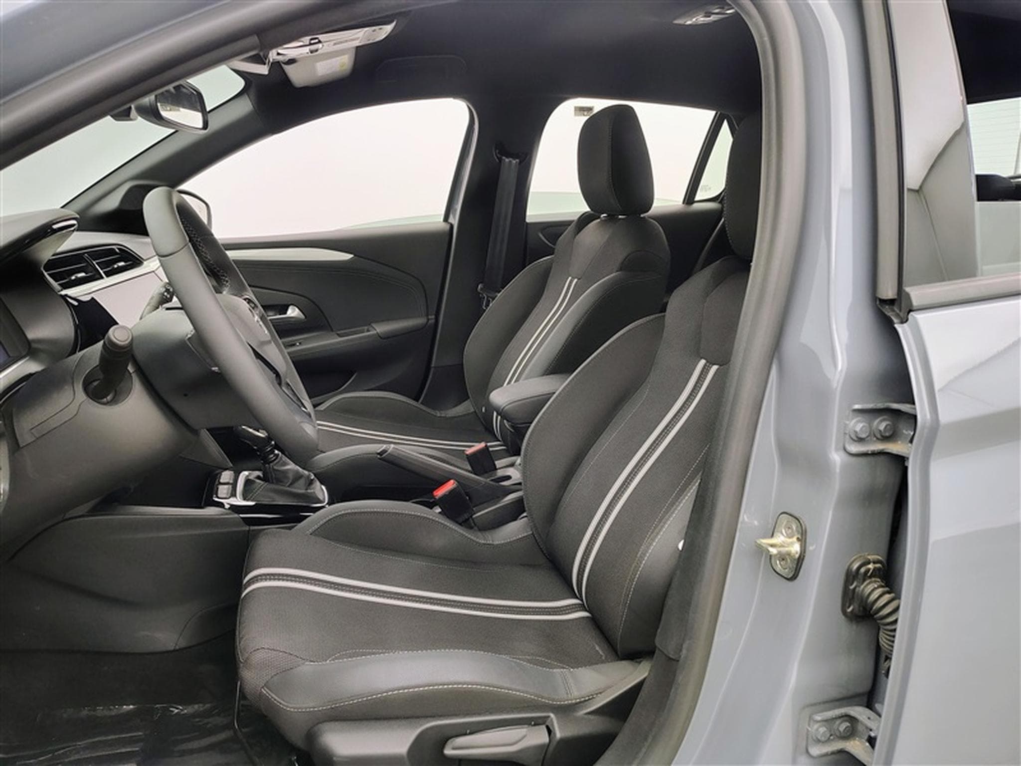 Opel Corsa 1.2 Turbo 100Cv GS CARPLAY / CAMERA / FULL LED / ALU (2025) - Photo 6