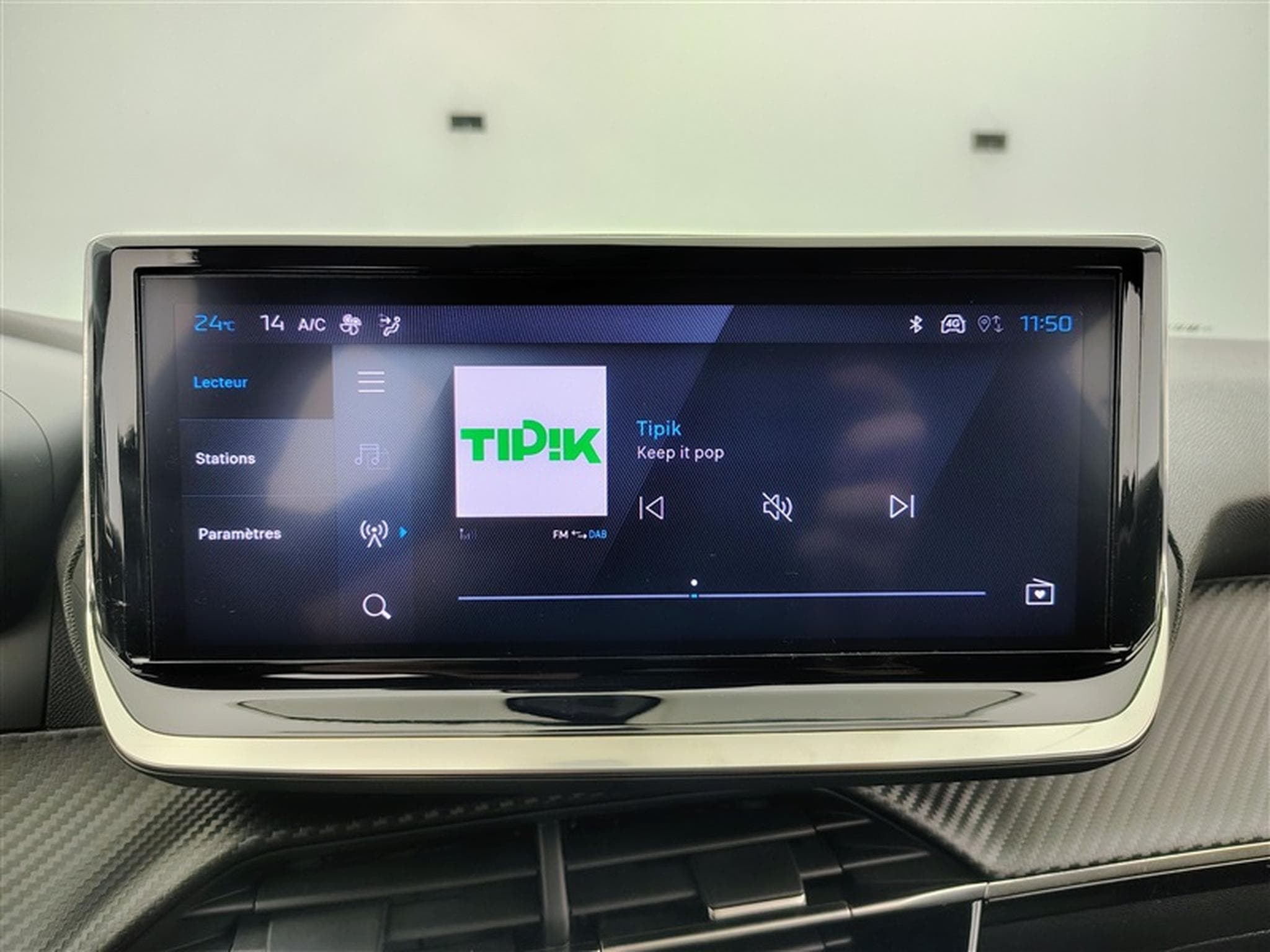 Peugeot 208 1.2i PureTech 100Cv Allure CARPLAY / PDC (2024) - Photo 11