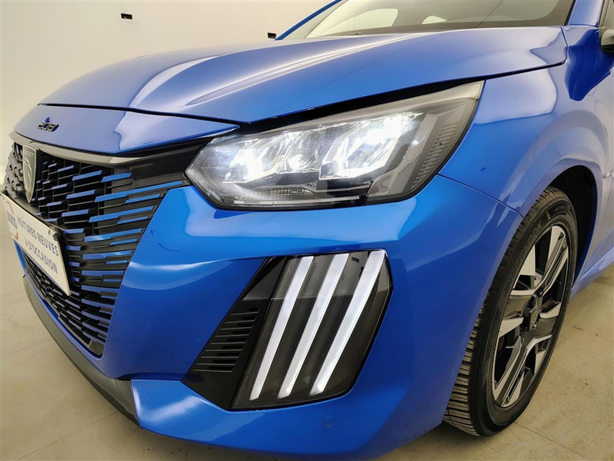 Peugeot 208 1.2i PureTech 100Cv Allure CARPLAY / PDC (2024) - Photo 15
