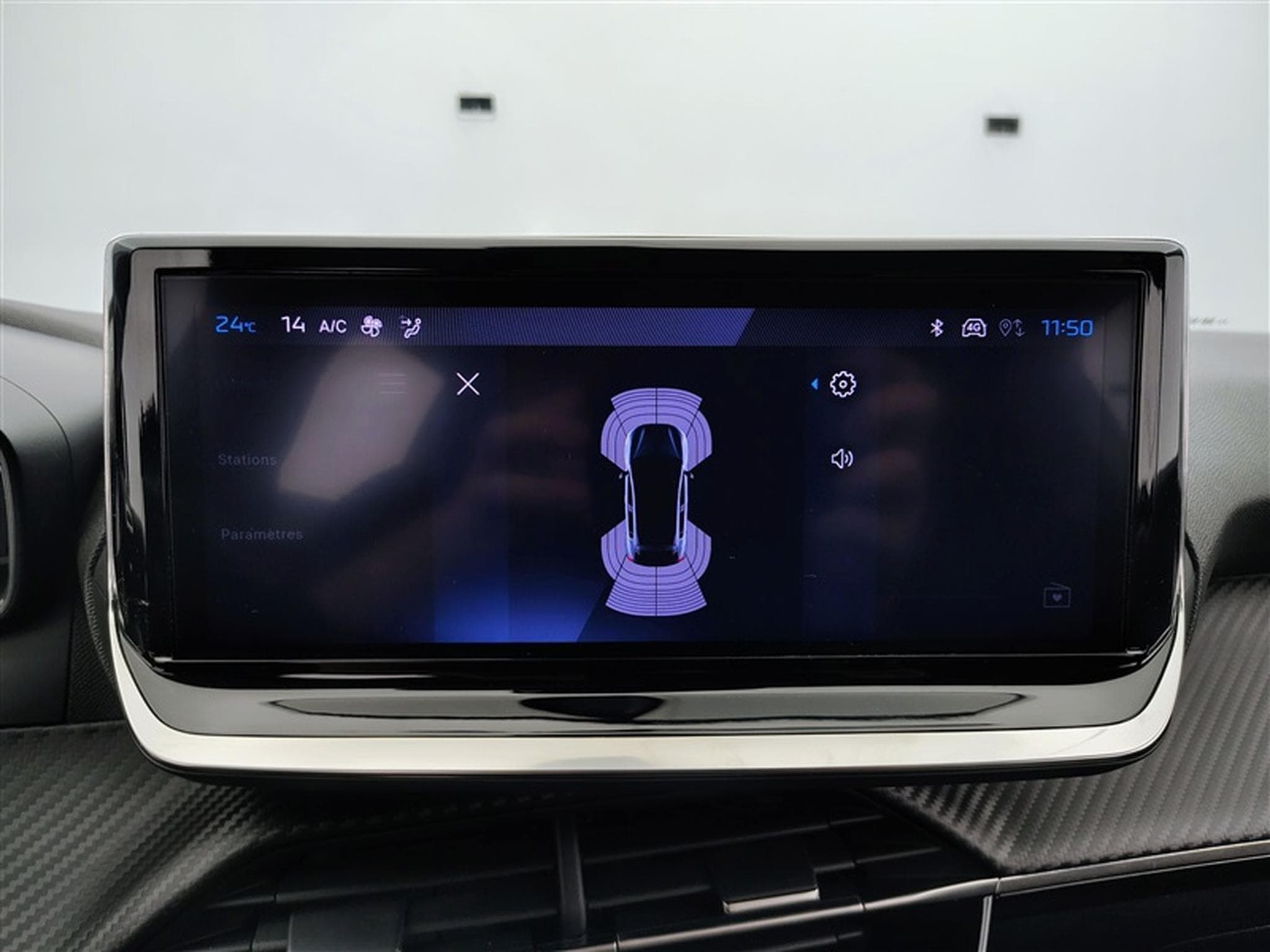 Peugeot 208 1.2i PureTech 100Cv Allure CARPLAY / PDC (2024) - Photo 18