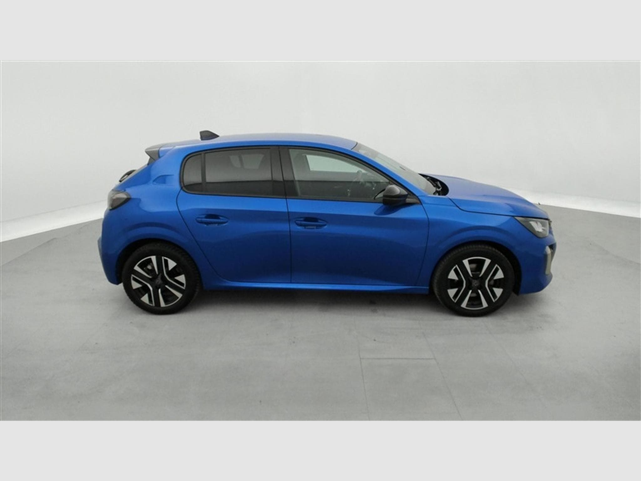 Peugeot 208 1.2i PureTech 100Cv Allure CARPLAY / PDC (2024) - Photo 24