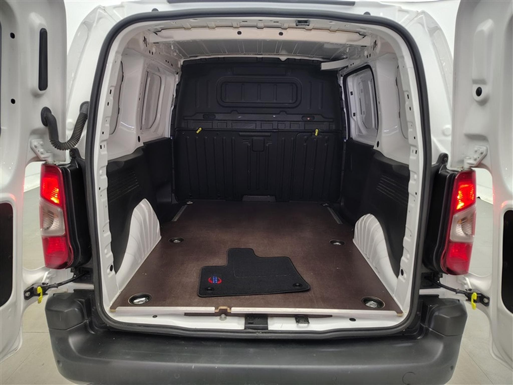 Citroen Berlingo 1.5 BlueHDi M Light Control (EU6.3) (2021) - Photo 14