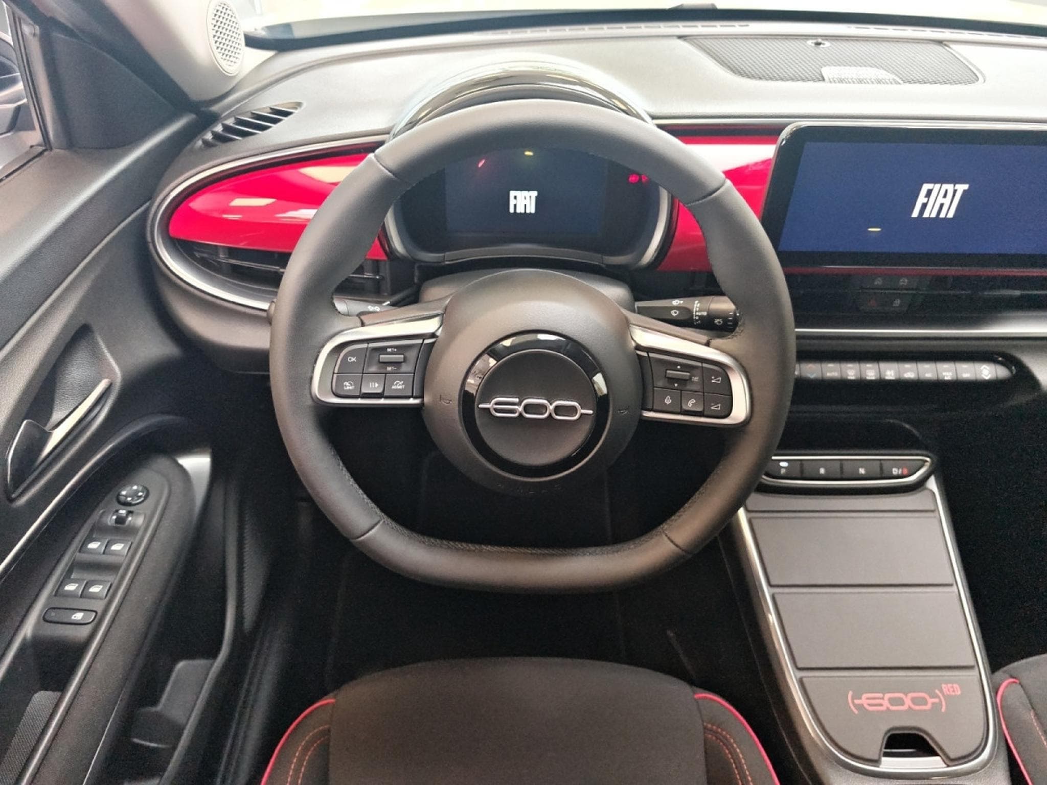 Fiat 600 Red Edition (2024) - Photo 13