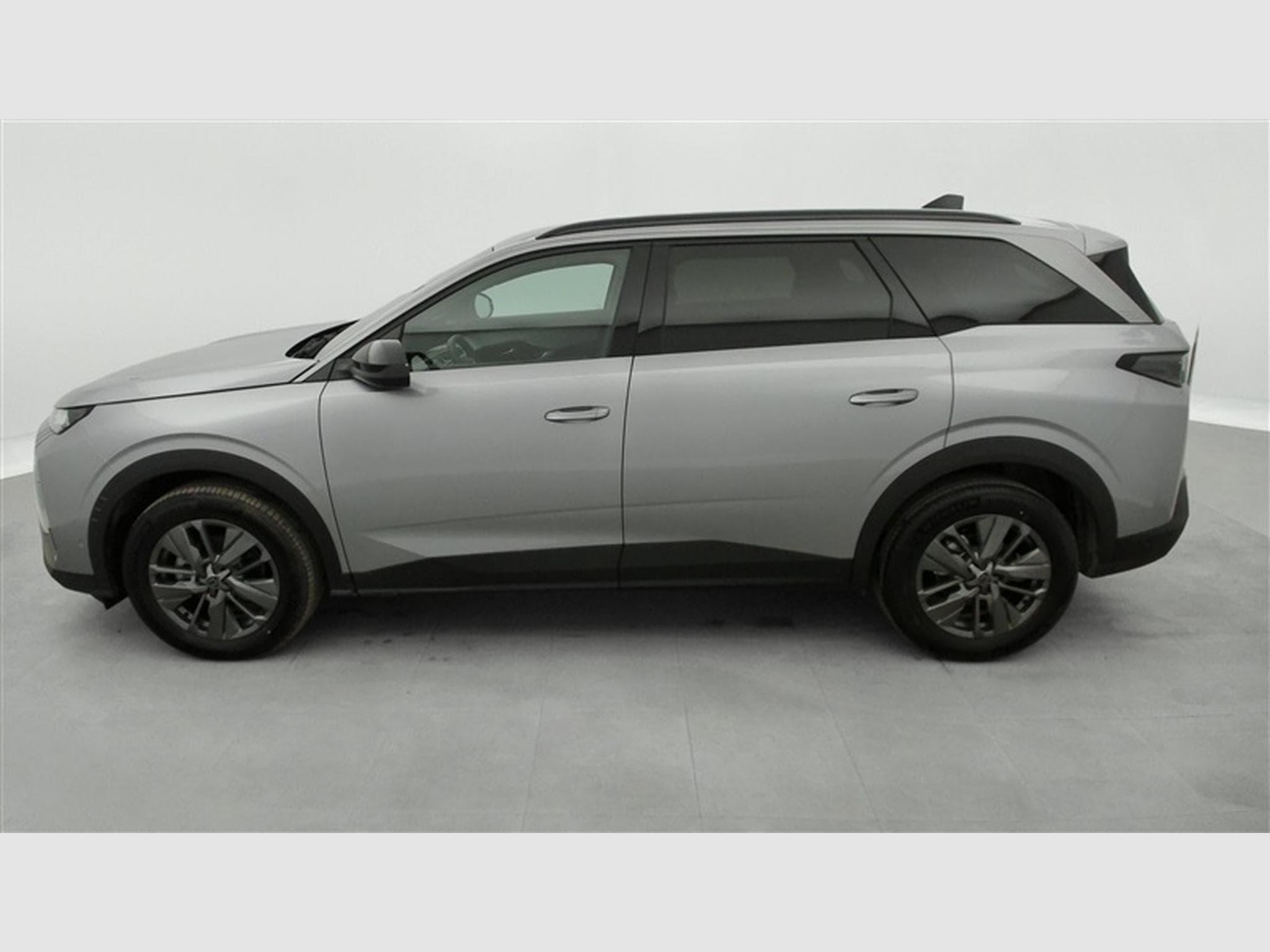 Peugeot 5008 1.2 HYBRID 145cv e-DSC6 Allure 7PL / NAVI / CAMERA360° (2025) - Photo 3