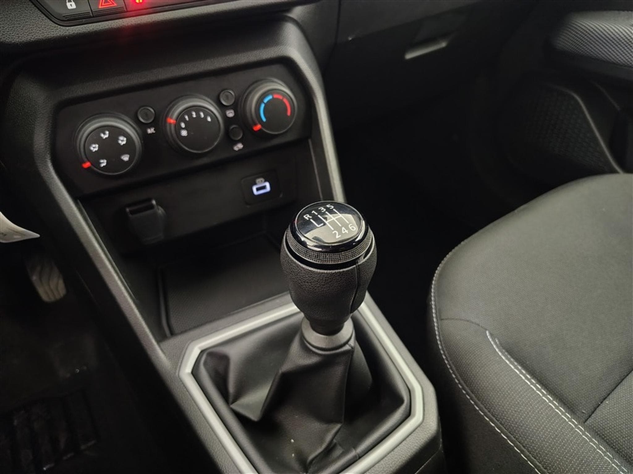 Dacia Jogger LPG 1.0 Eco-G Expression 7pl. (2024) - Photo 11