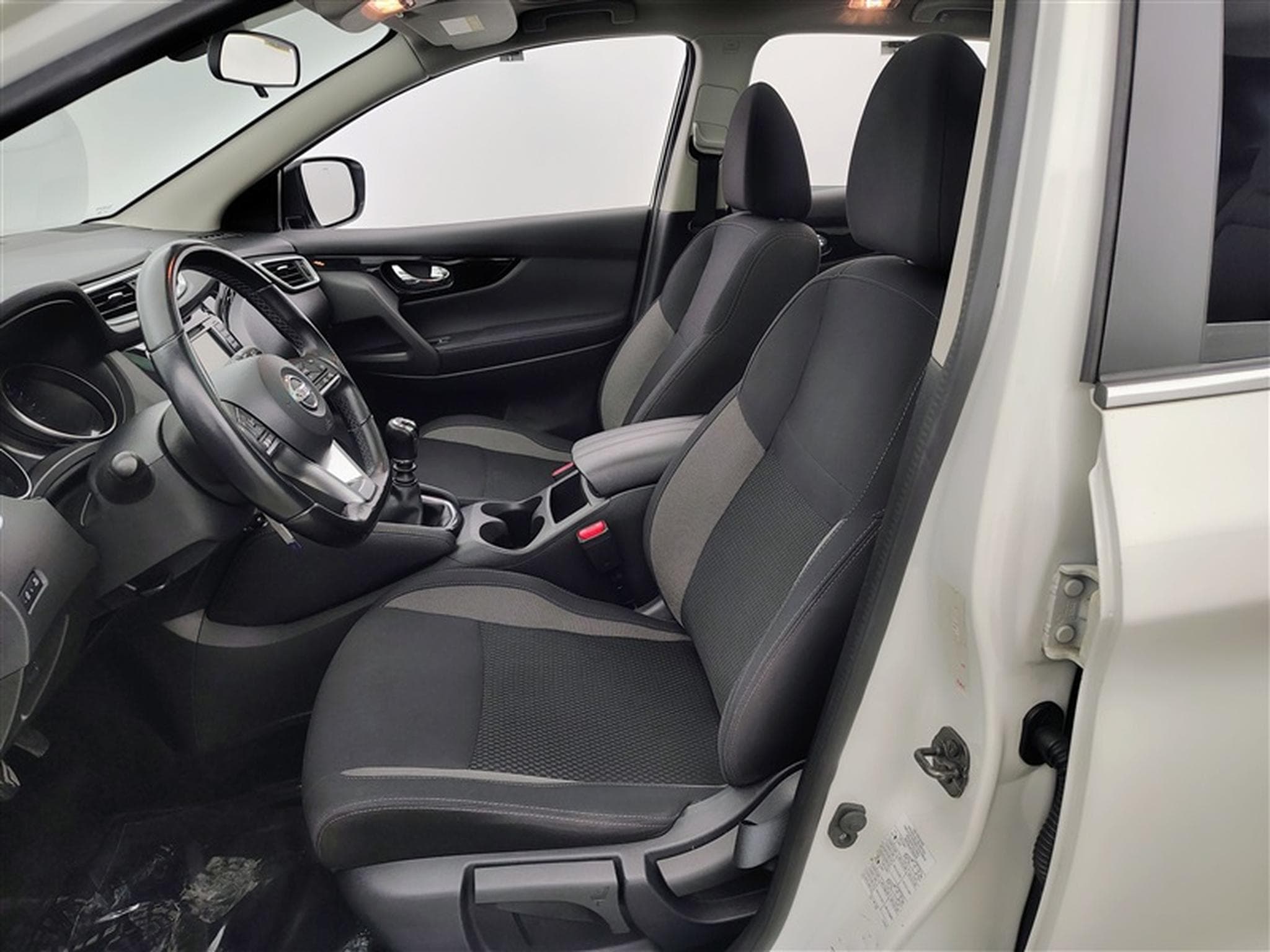 Nissan Qashqai 1.3 DIG-T Urban Edition (2021) - Photo 7