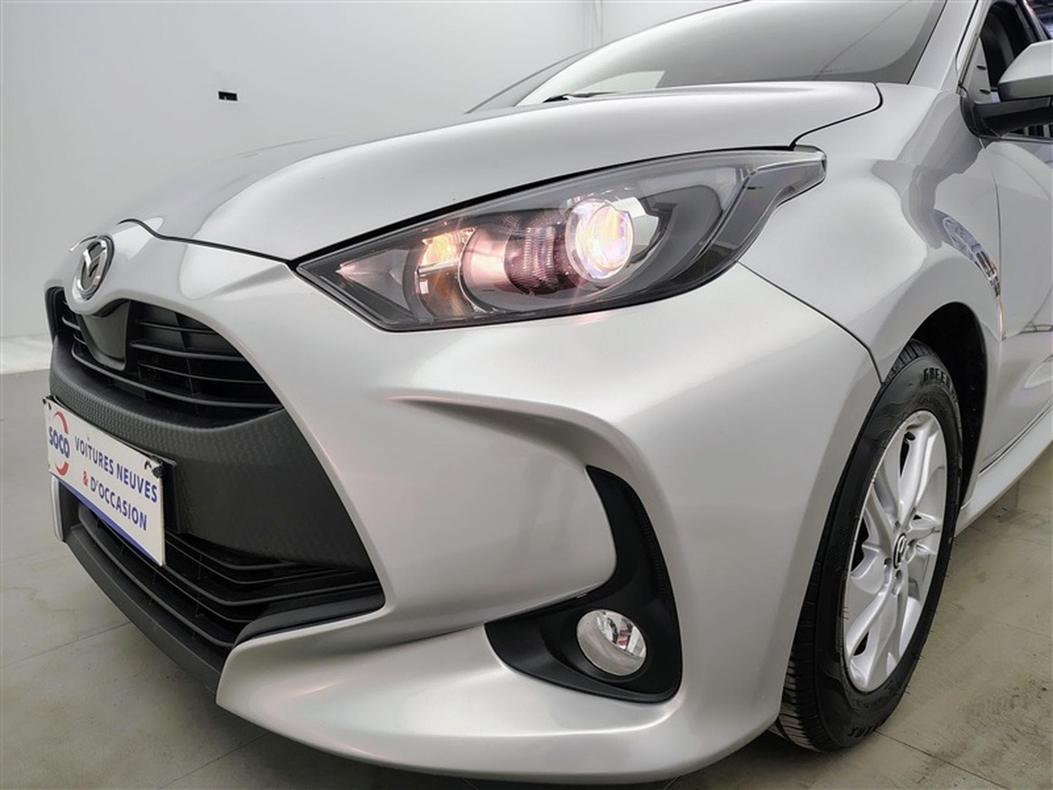 Mazda 2 1.5 Hybrid VVT-I CVT 92Cv Agile CARPLAY / CLIM (2023) - Photo 15