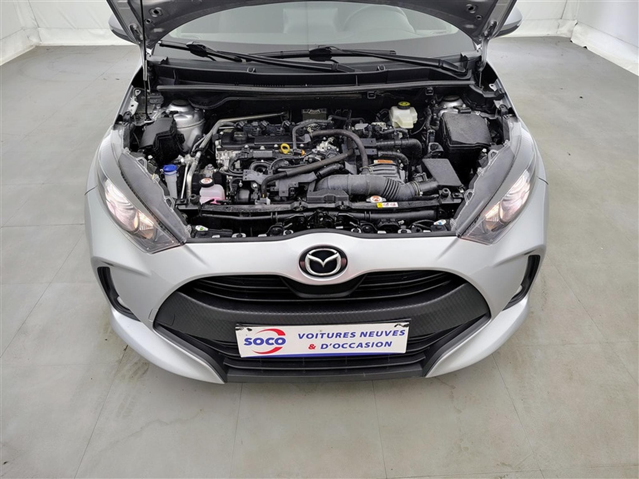 Mazda 2 1.5 Hybrid VVT-I CVT 92Cv Agile CARPLAY / CLIM (2023) - Photo 18