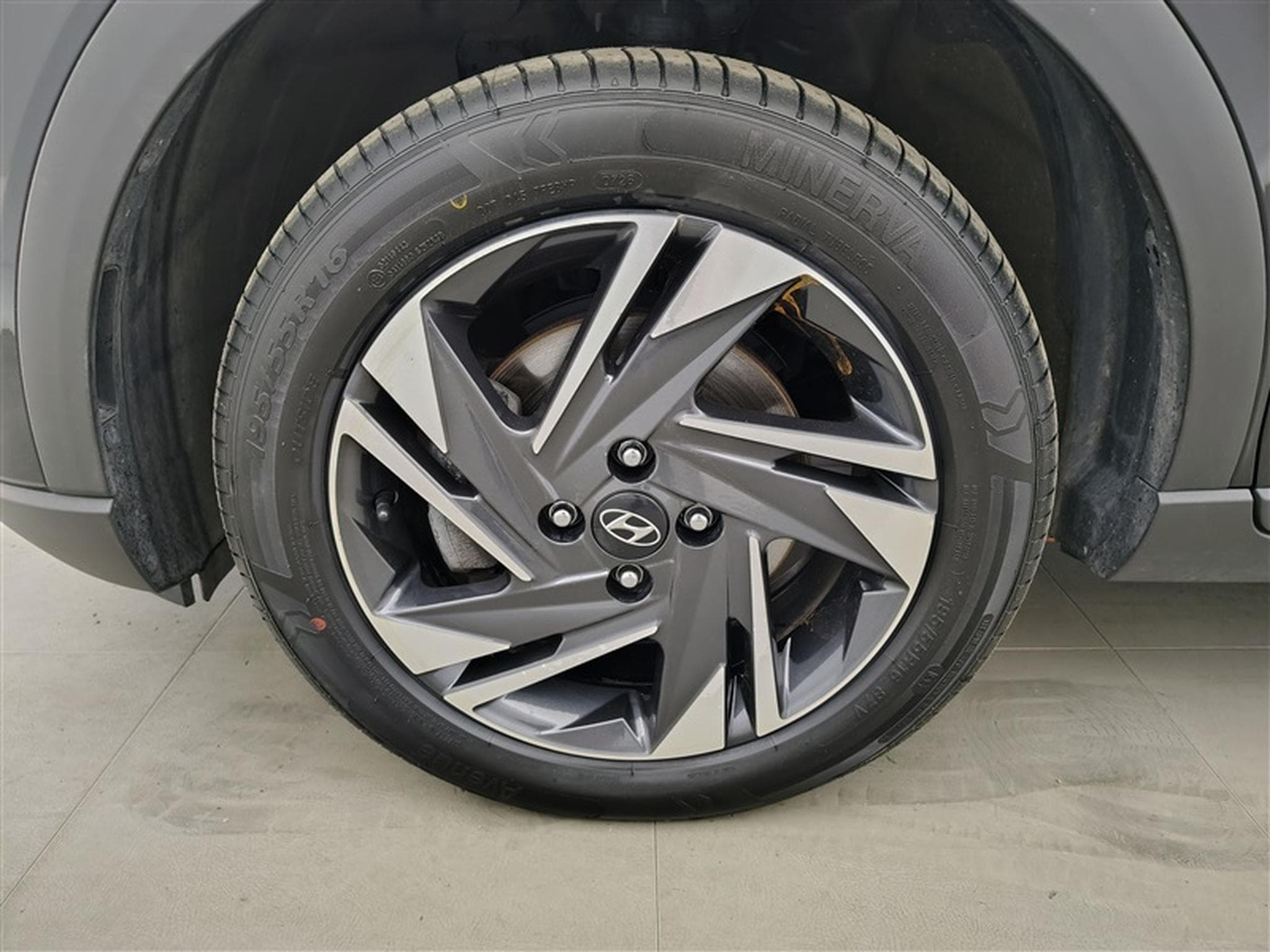 Hyundai Bayon 1.0 T-GDi MHEV Techno DCT/NAVI/LED/JA/PDC (2023) - Photo 6