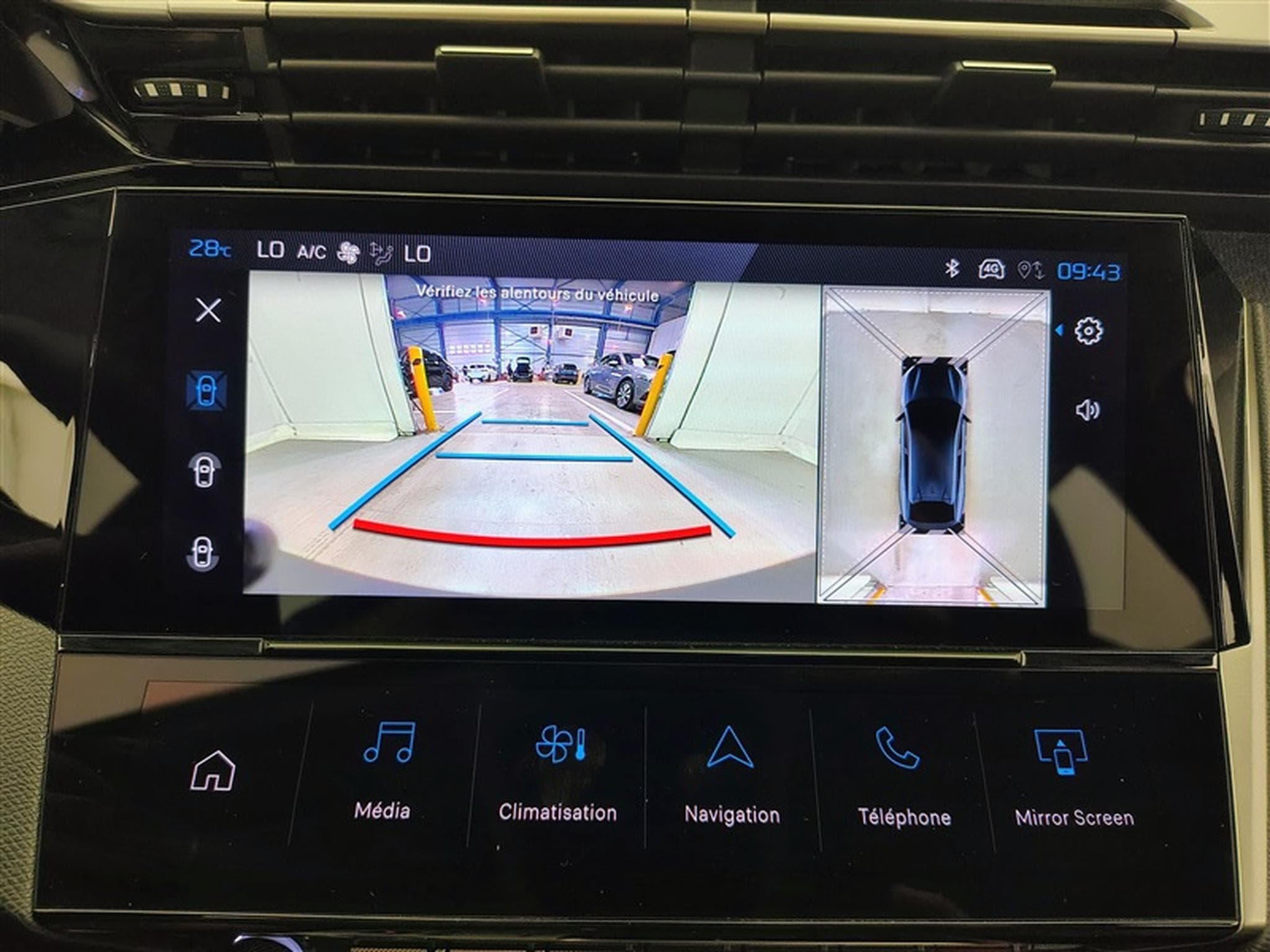 Peugeot 408 1.2 Hybrid 136cv e-DCS6 Allure Pack NAVI / CARPLAY / CAMERA (2025) - Photo 18