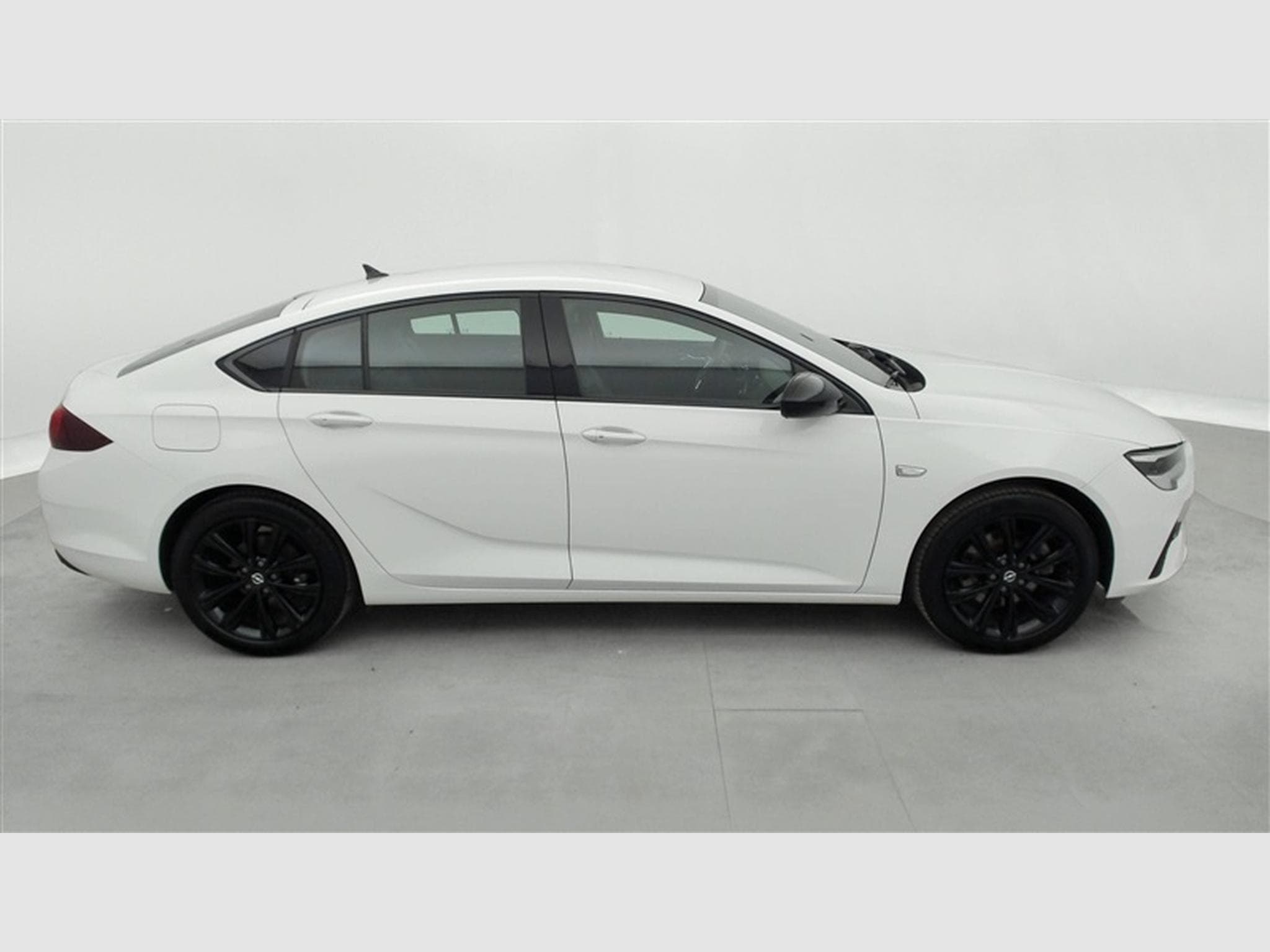 Opel Insignia Grand Sport   Cuir / Navi / Led / PDC av+ar (2023) - Photo 22