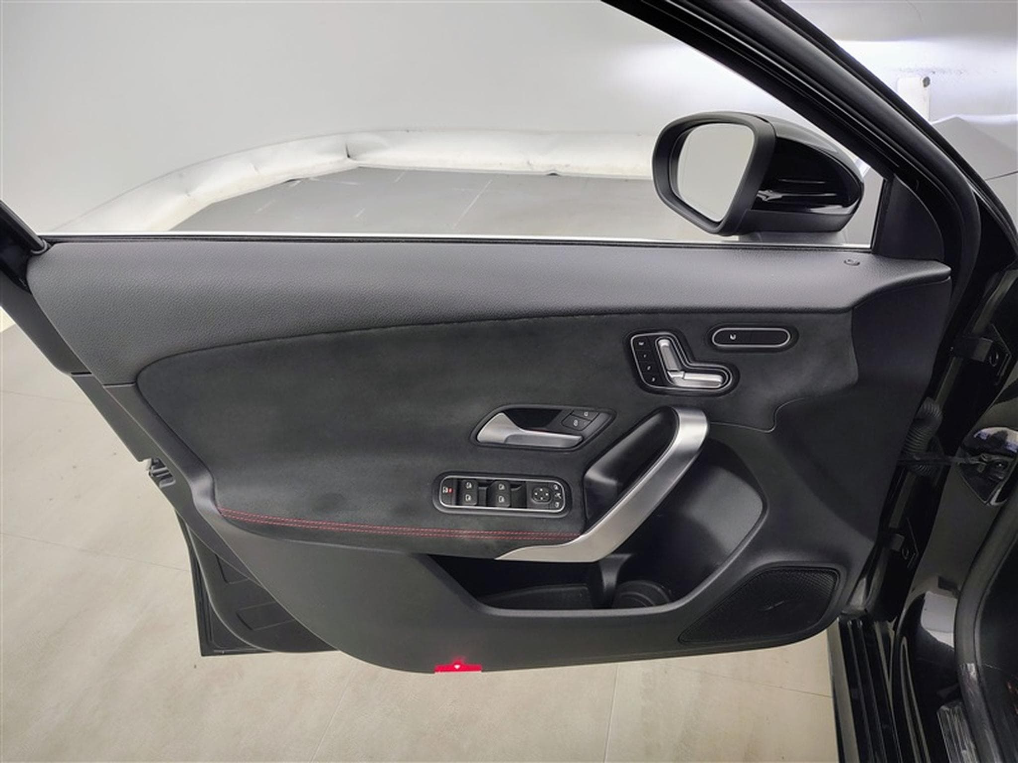 Mercedes A 160 A160 Pack AMG NAVI / FULL LED / PANO / CAMERA / JA 18" (2019) - Photo 17