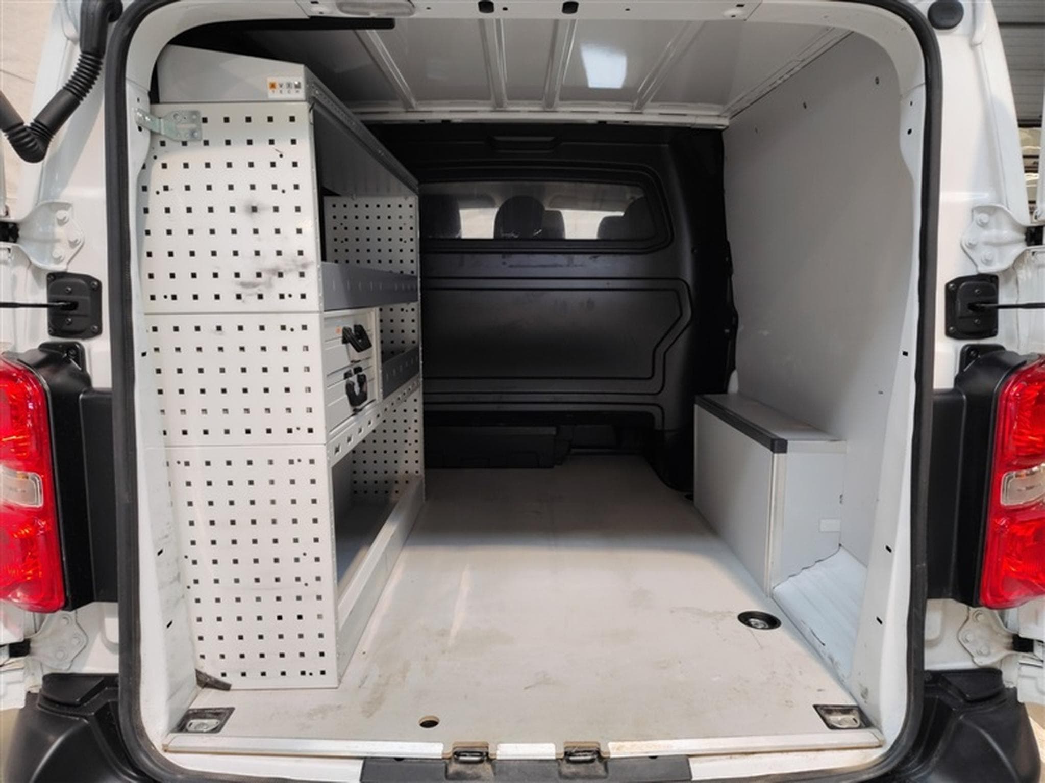 Peugeot Expert 2.0 BlueHDi 180 EAT8 L3 DBLE CAB 6PL. NAVI / CLIM / TEL (2023) - Photo 14