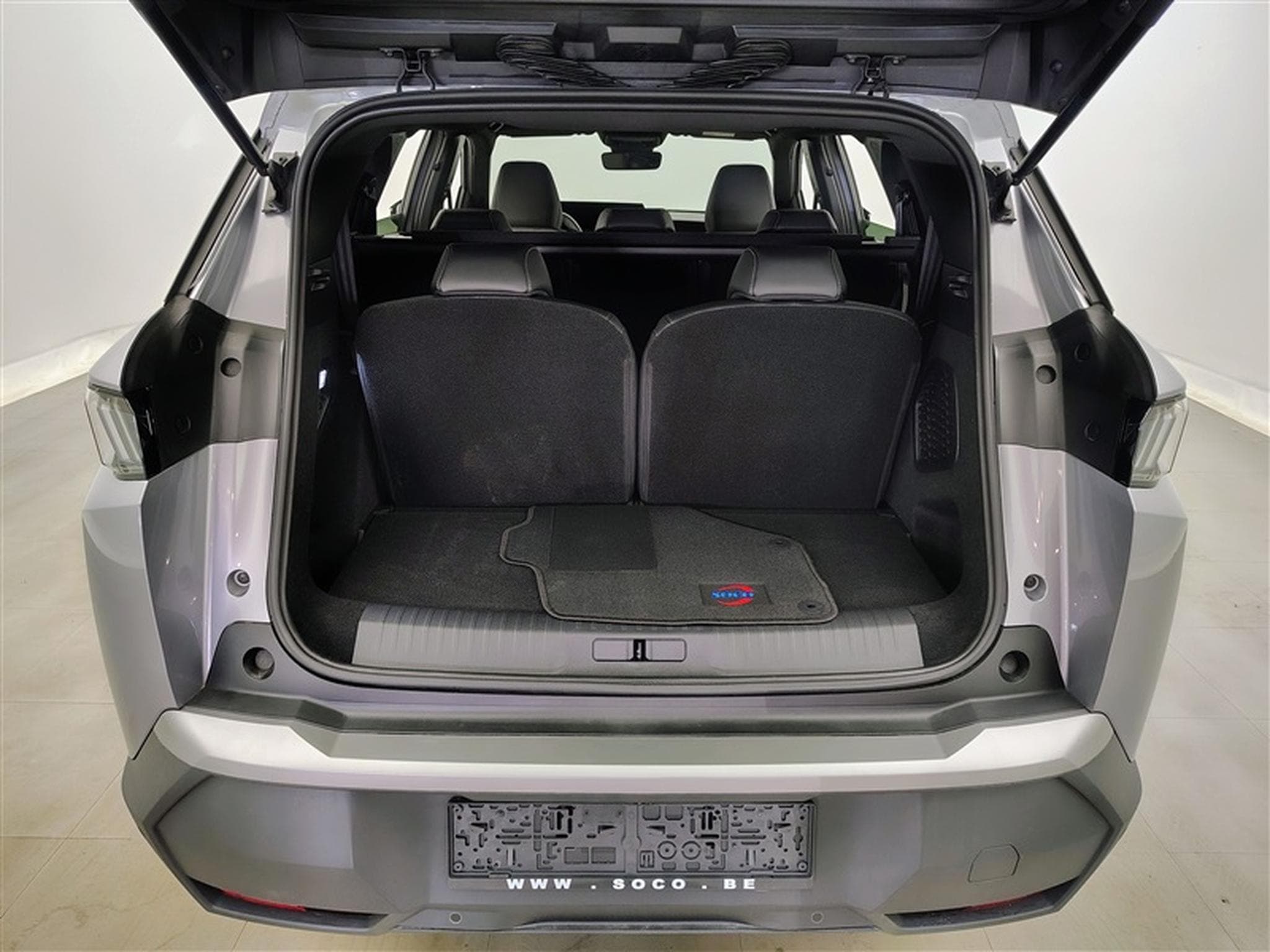 Peugeot 5008 1.2 HYBRID 136cv e-DSC6 Allure Pack 7pl. NAVI / CAMERA 360° (2025) - Photo 14