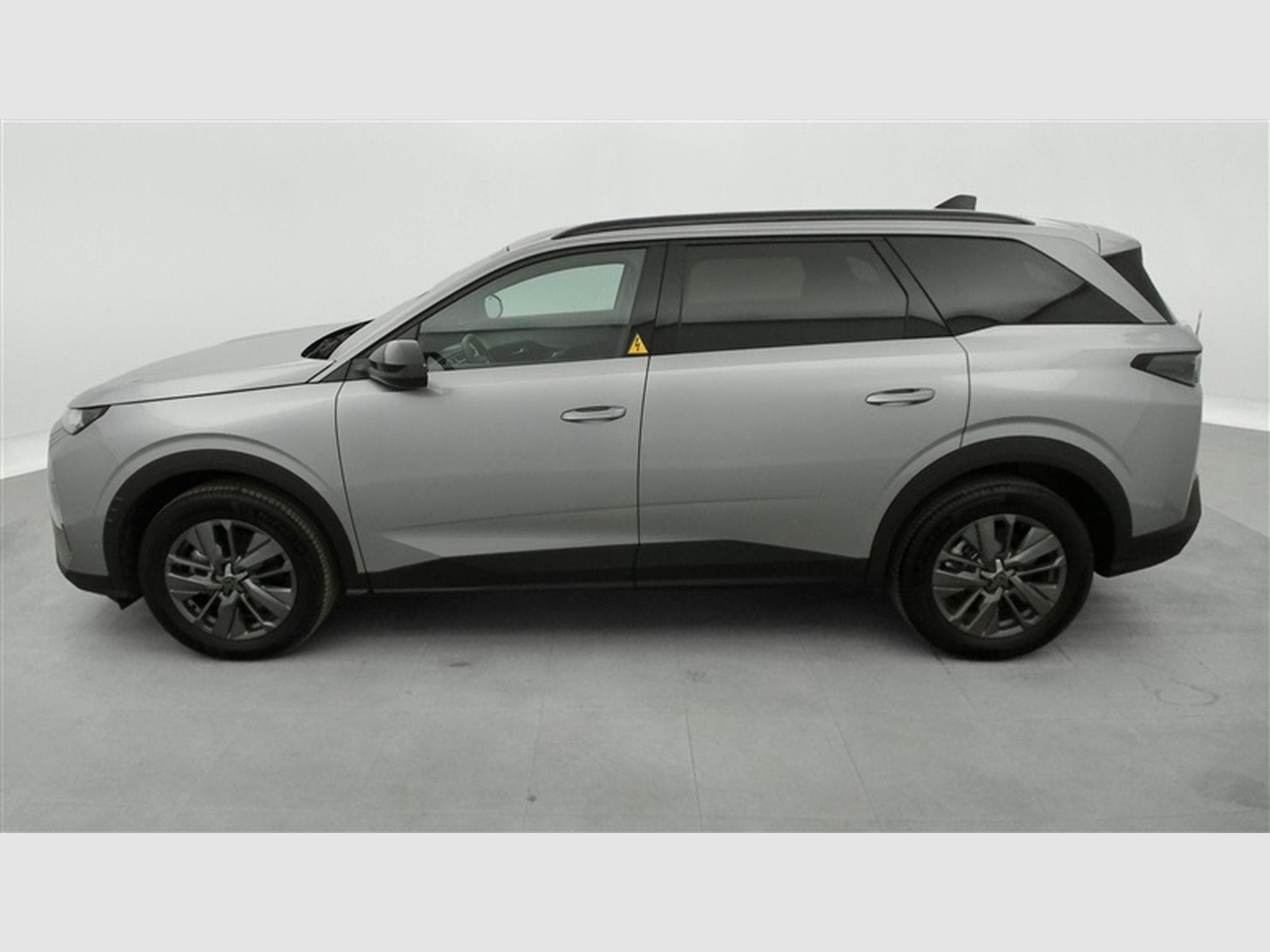 Peugeot 5008 1.2 HYBRID 136cv e-DSC6 Allure Pack 7pl. NAVI / CAMERA 360° (2025) - Photo 3