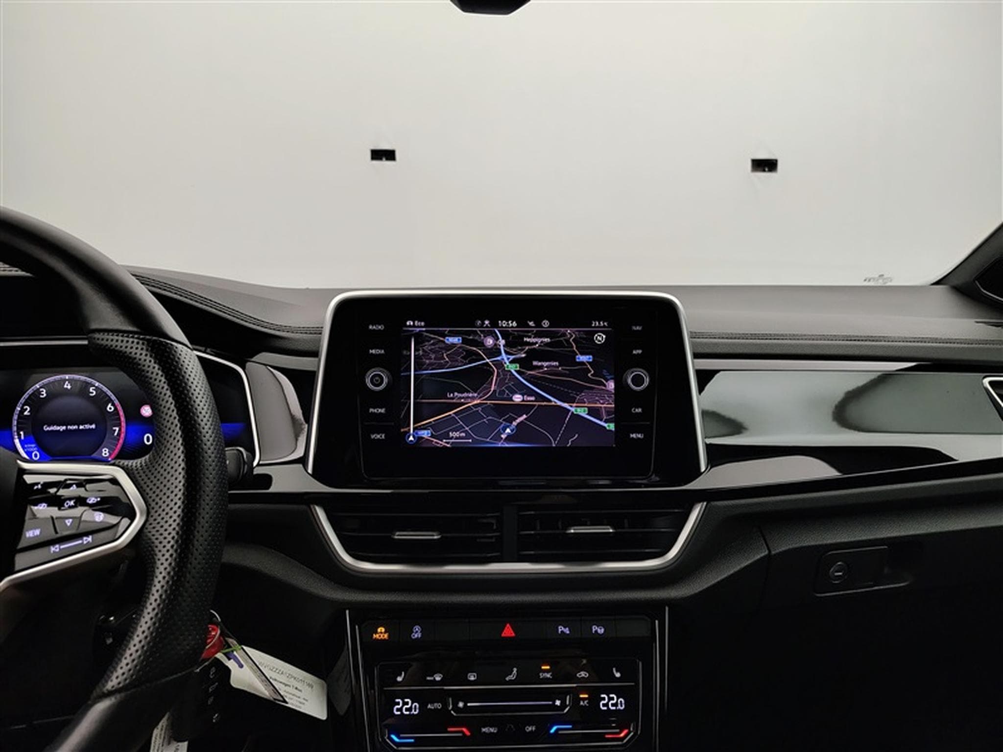 VW T-Roc Cabriolet 1.5 TSI 150cv DSG R-Line NAVI / FULL LED (2023) - Photo 11