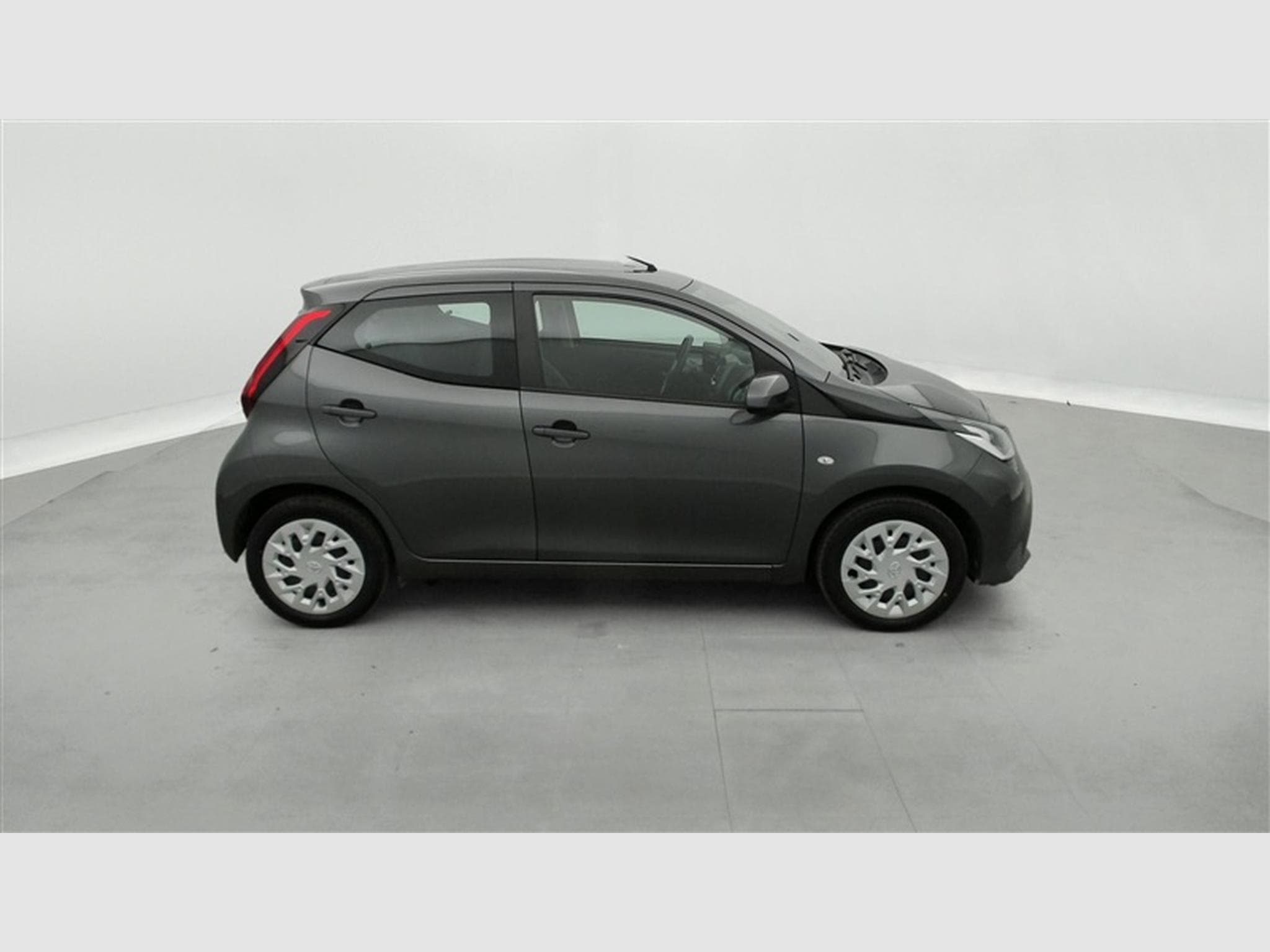 Toyota Aygo 1.0i VVT-i x-play II M/M (2021) - Photo 23