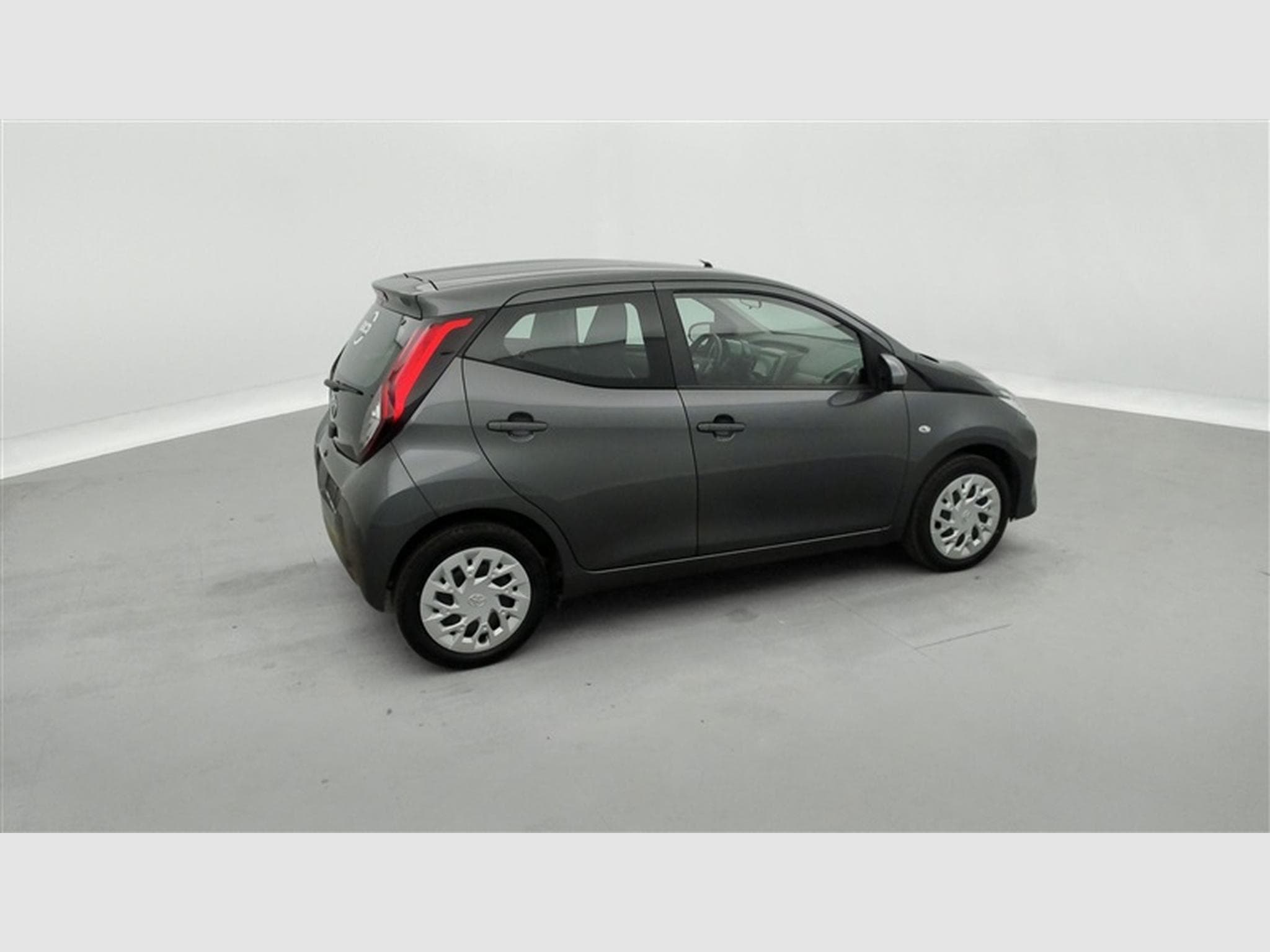 Toyota Aygo 1.0i VVT-i x-play II M/M (2021) - Photo 24