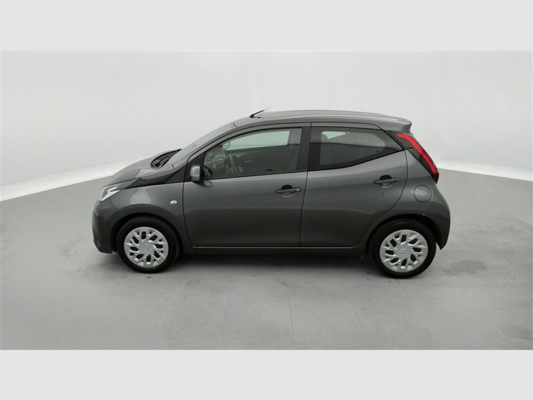 Toyota Aygo 1.0i VVT-i x-play II M/M (2021) - Photo 3