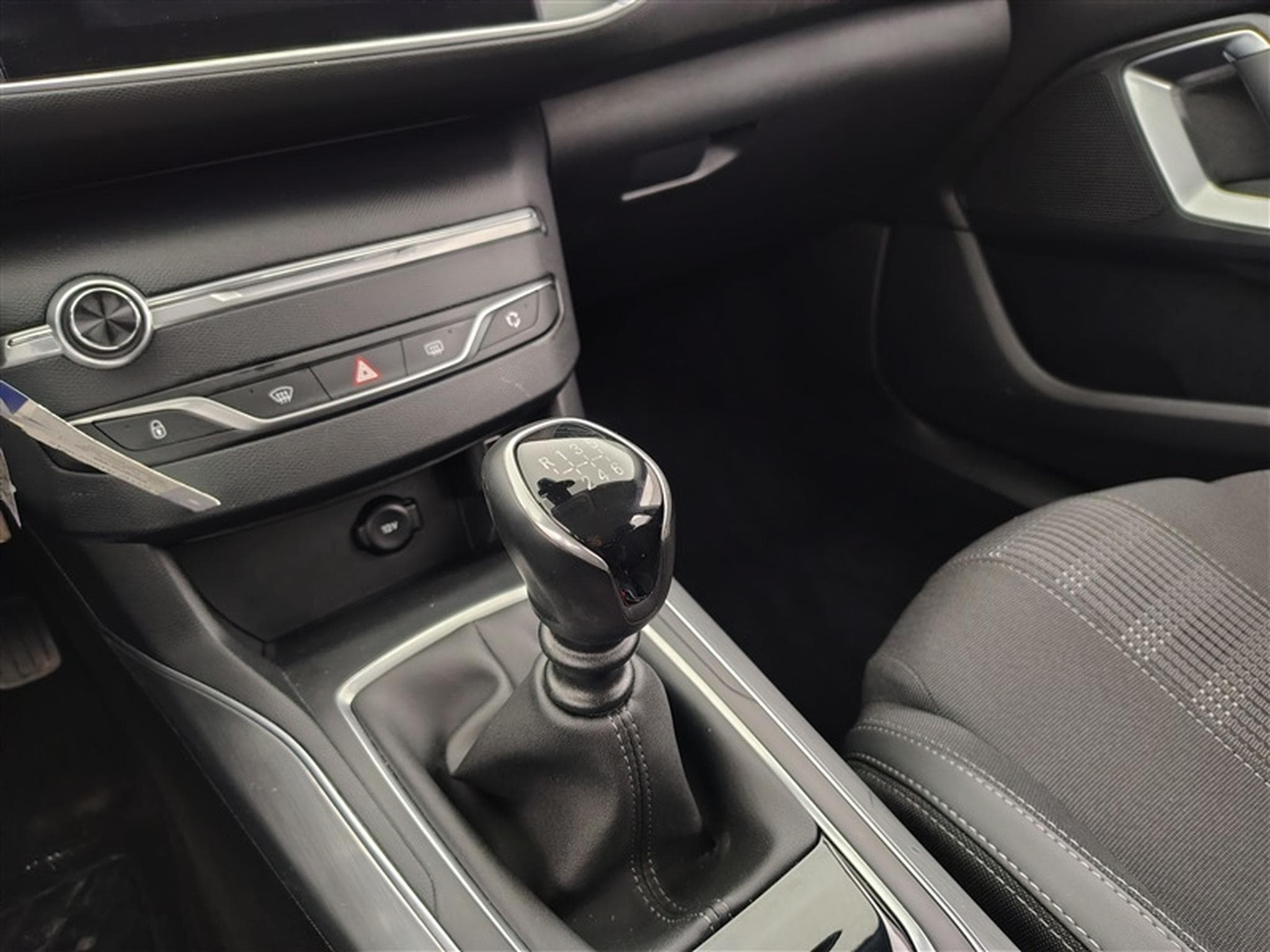 Peugeot 308 1.5 BlueHDi Allure S&S (2021) - Photo 12