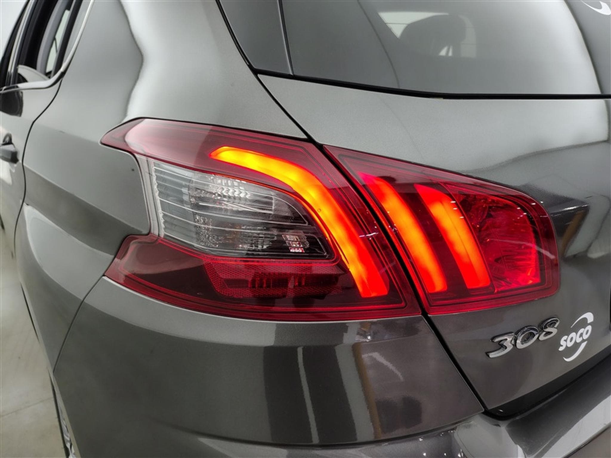 Peugeot 308 1.5 BlueHDi Allure S&S (2021) - Photo 16