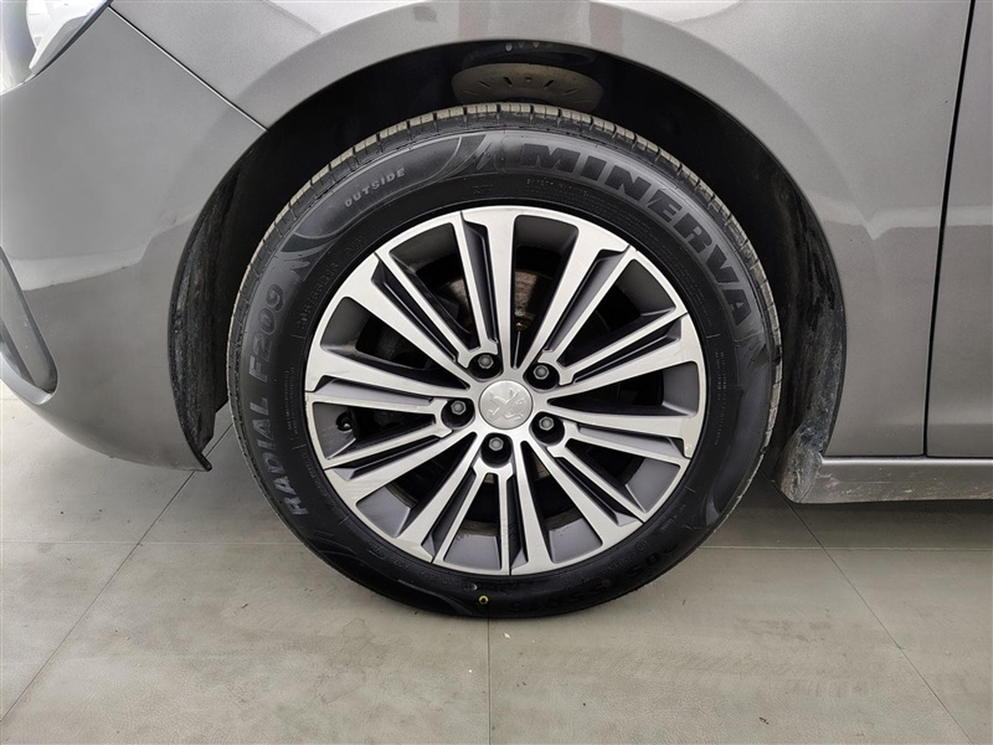 Peugeot 308 1.5 BlueHDi Allure S&S (2021) - Photo 6